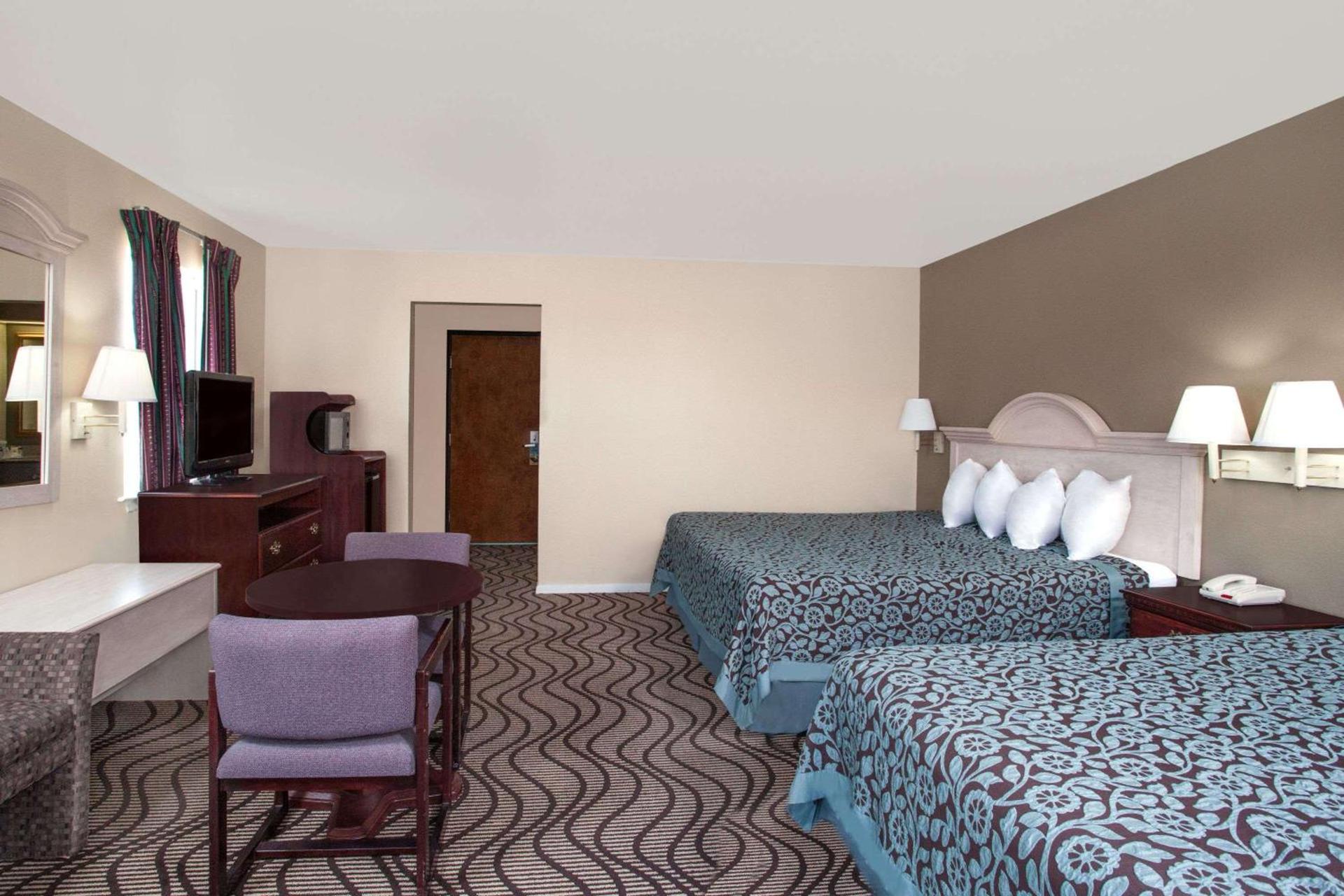 Days Inn by Wyndham Kerrville photo 8