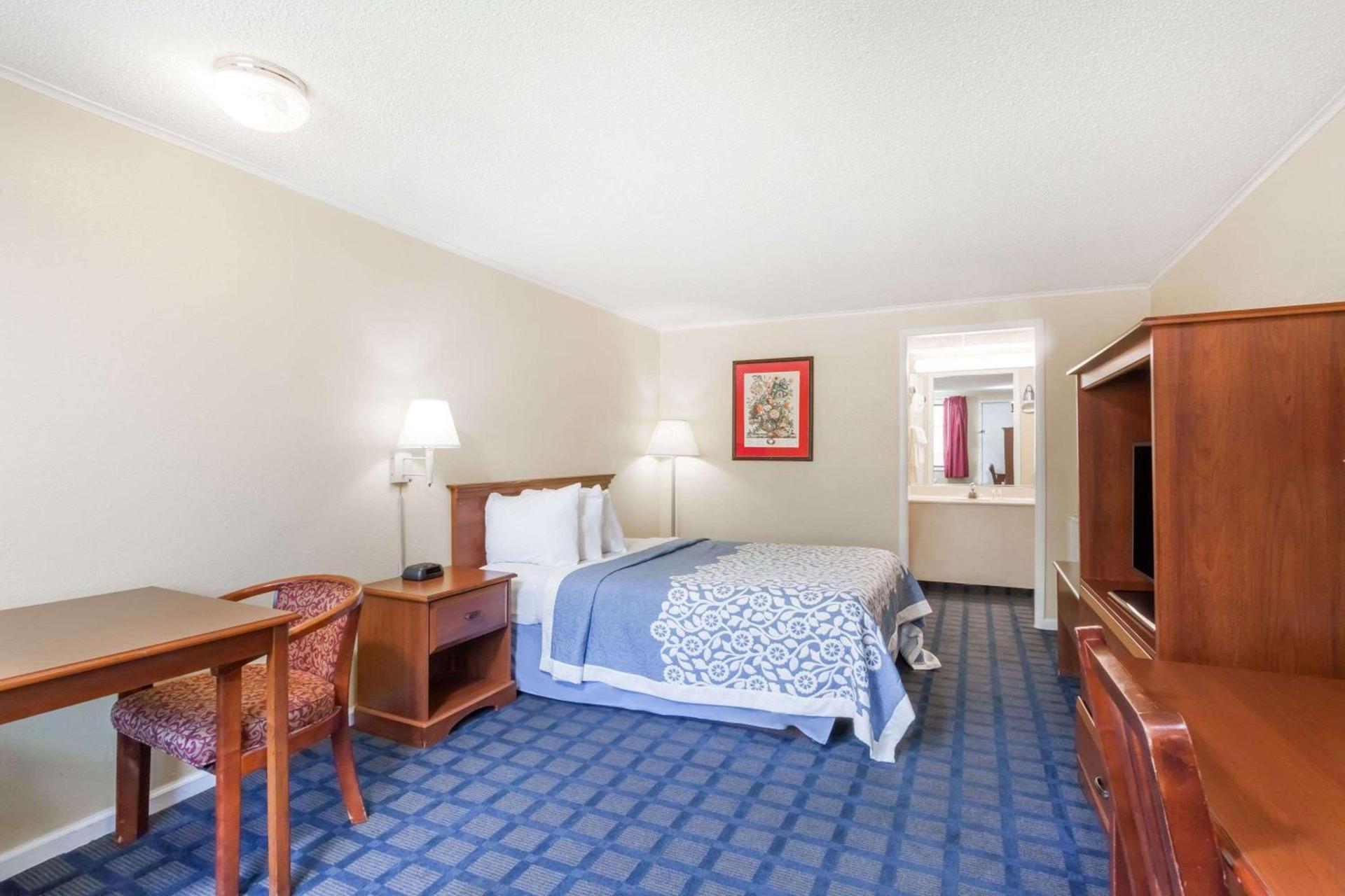 Days Inn by Wyndham Dover Downtown photo 9
