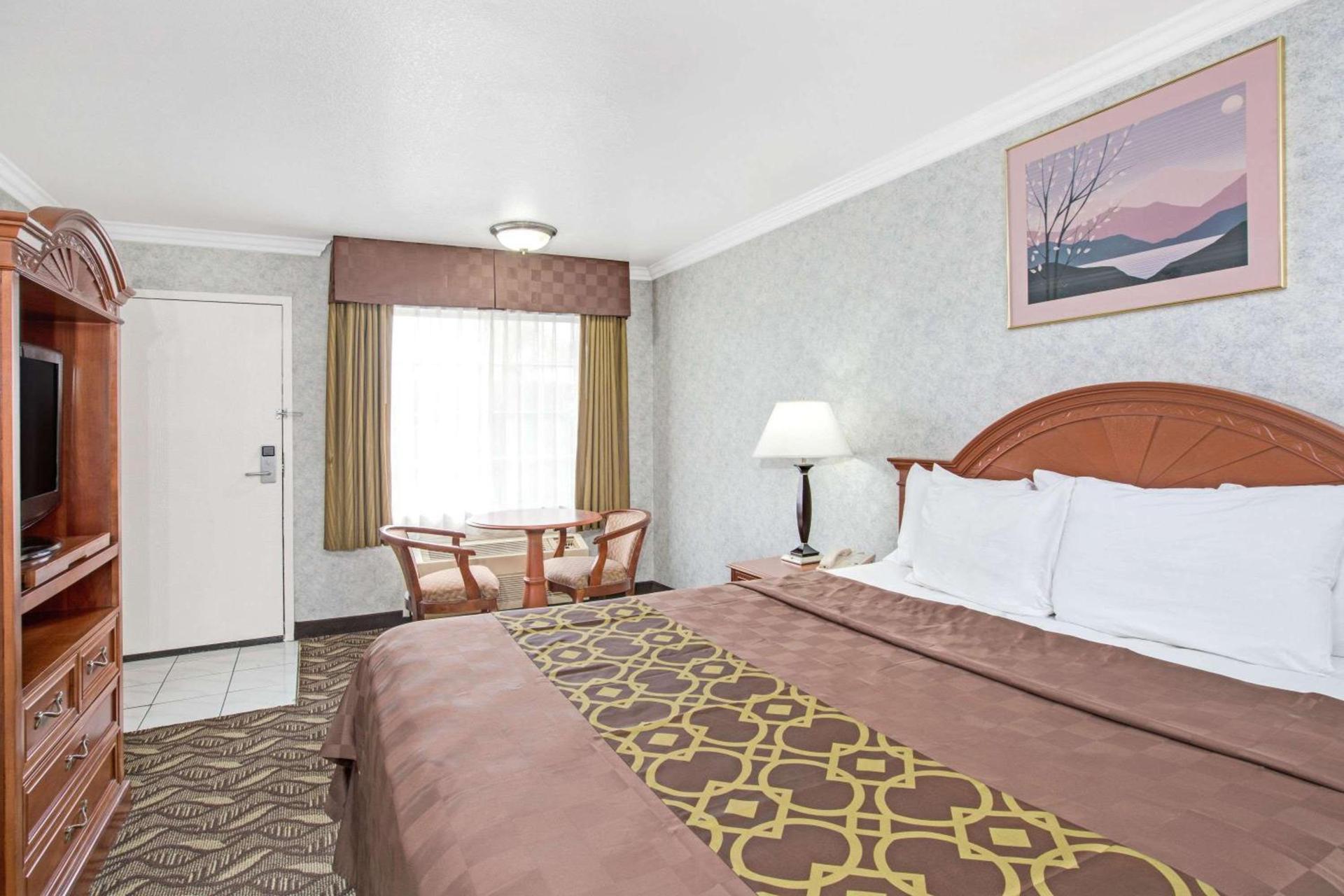 Days Inn by Wyndham Los Angeles LAX South Bay Beach City LA photo 5