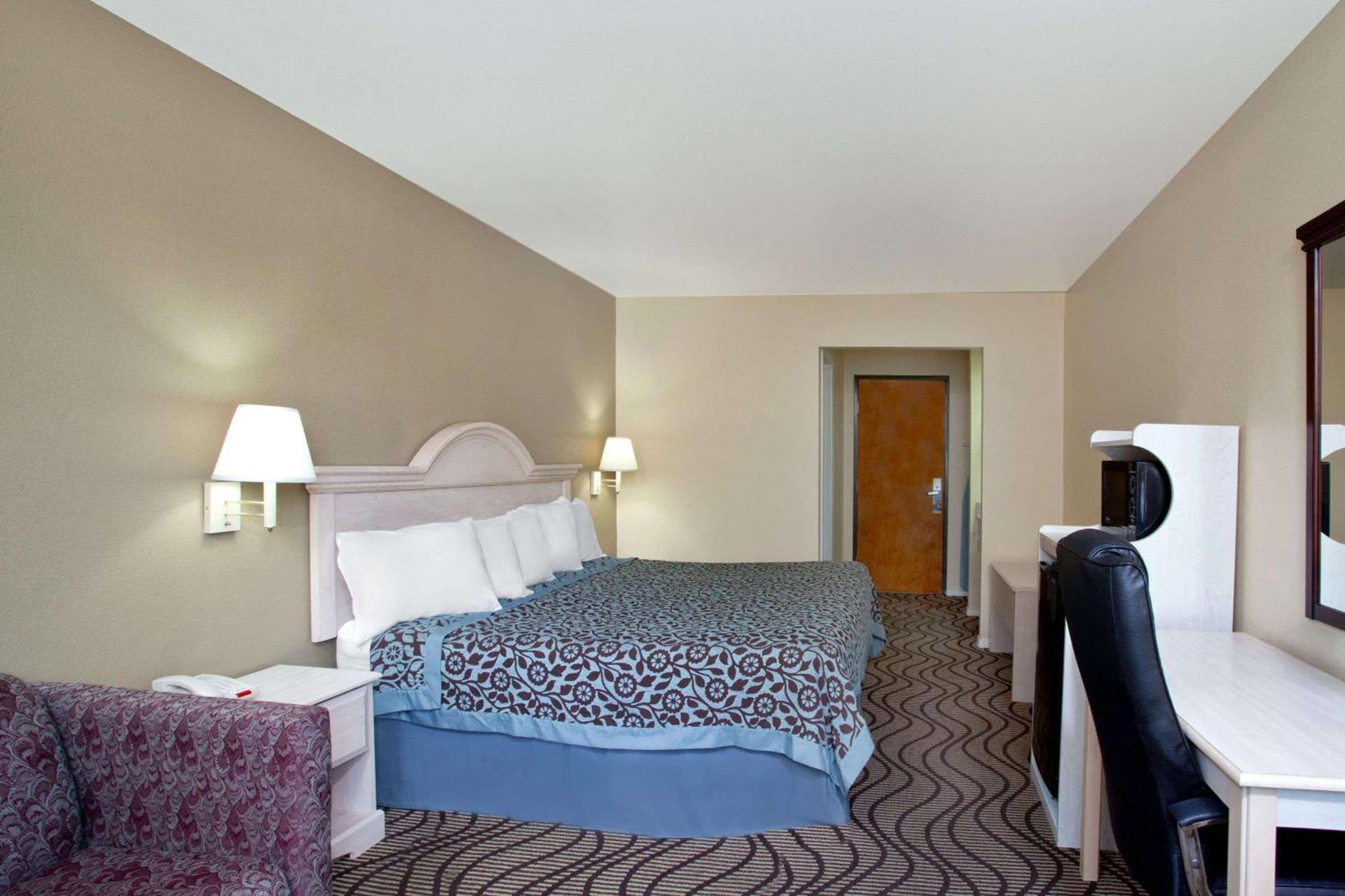 Days Inn by Wyndham Kerrville photo 14