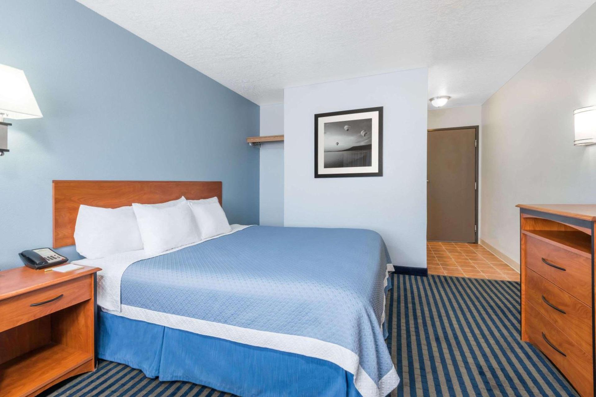 Days Inn by Wyndham Las Vegas photo 8