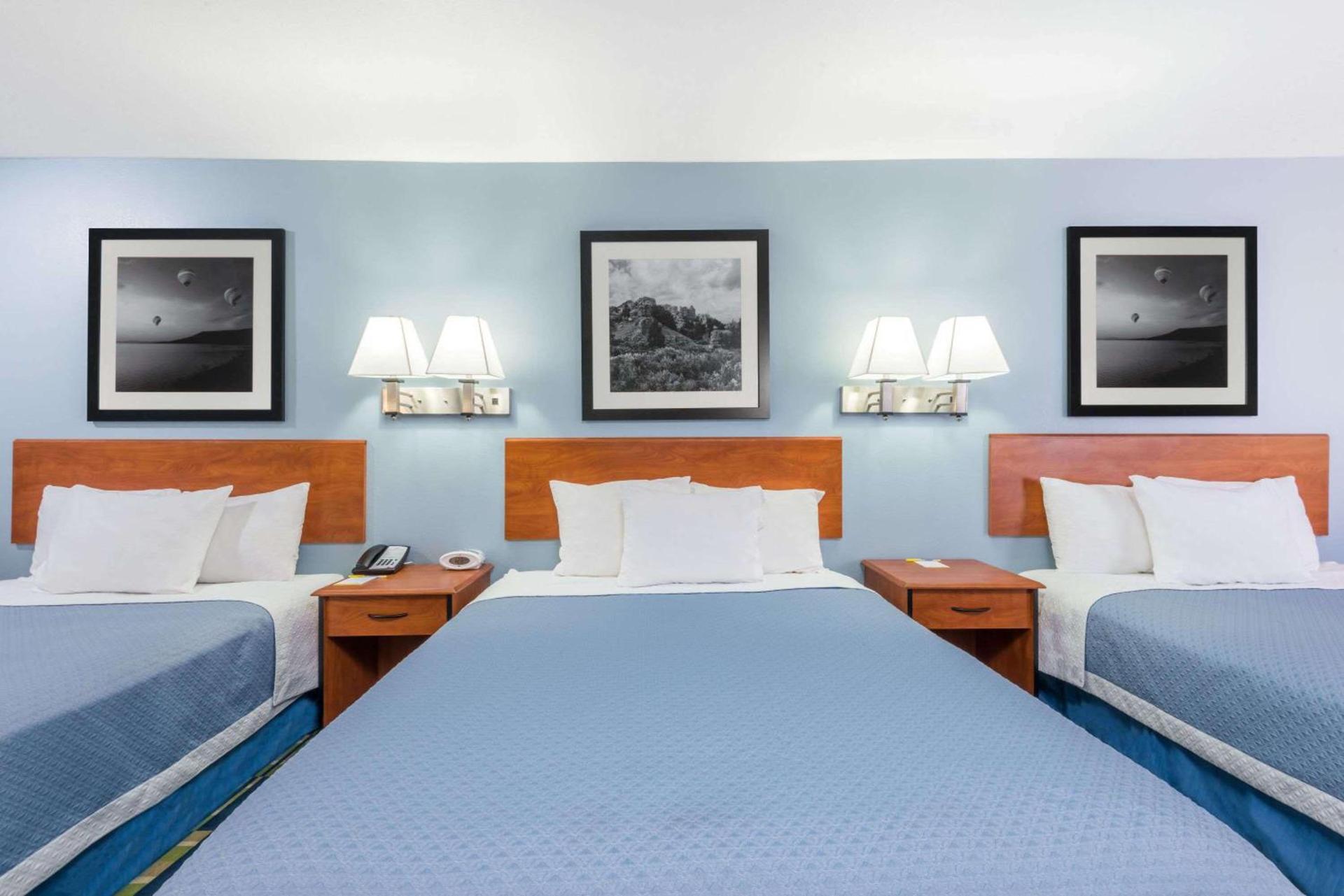 Days Inn by Wyndham Las Vegas photo 10