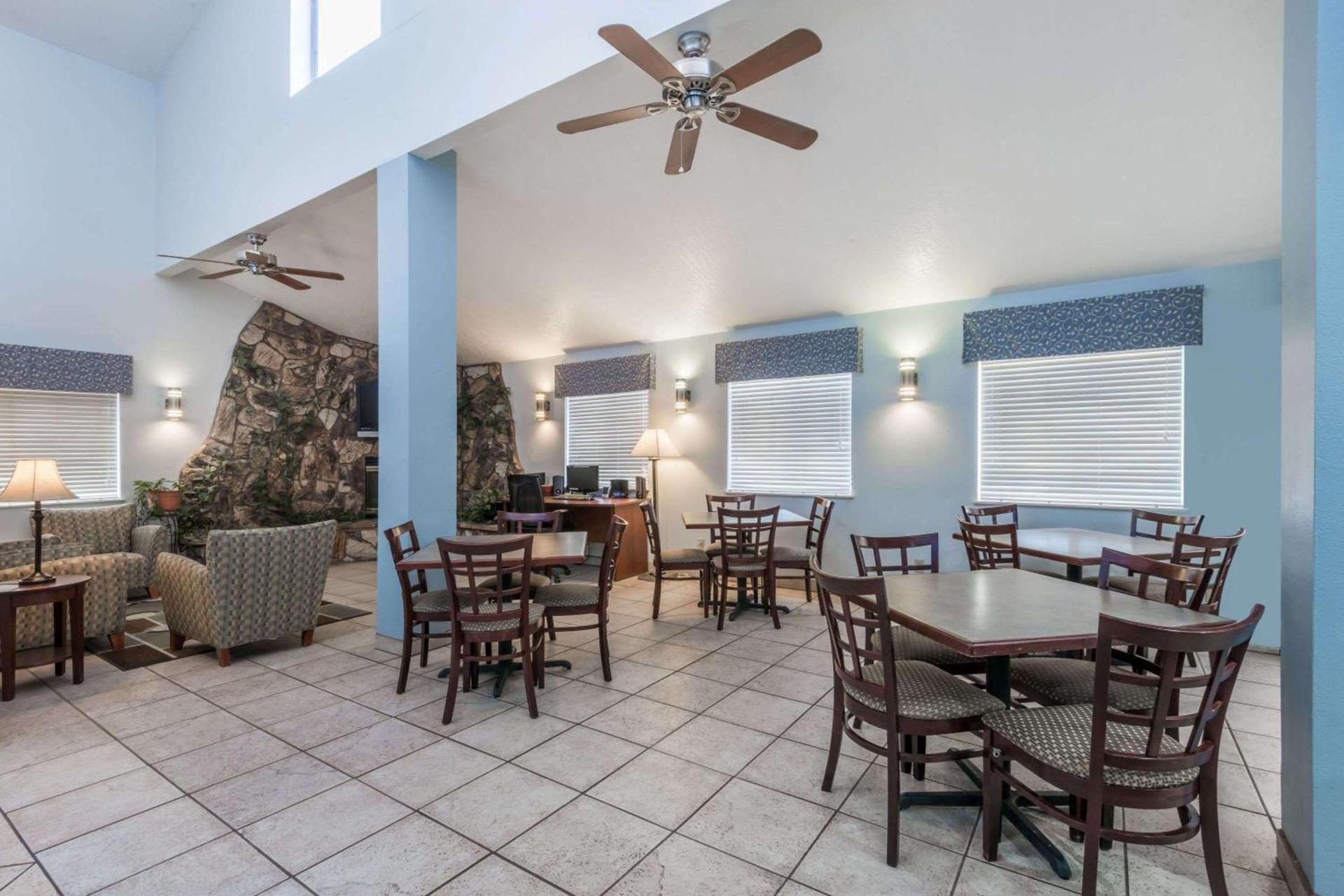 Days Inn by Wyndham Las Vegas photo 15