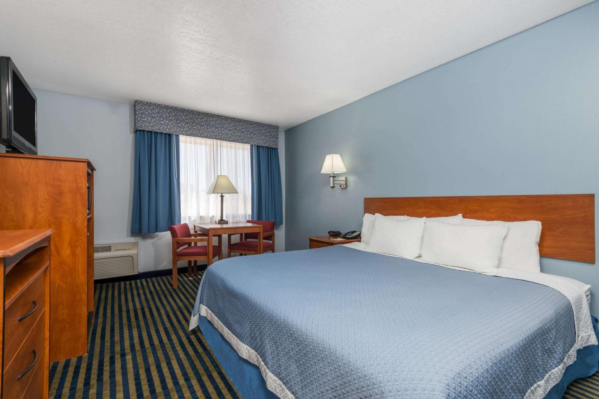 Days Inn by Wyndham Las Vegas photo 4