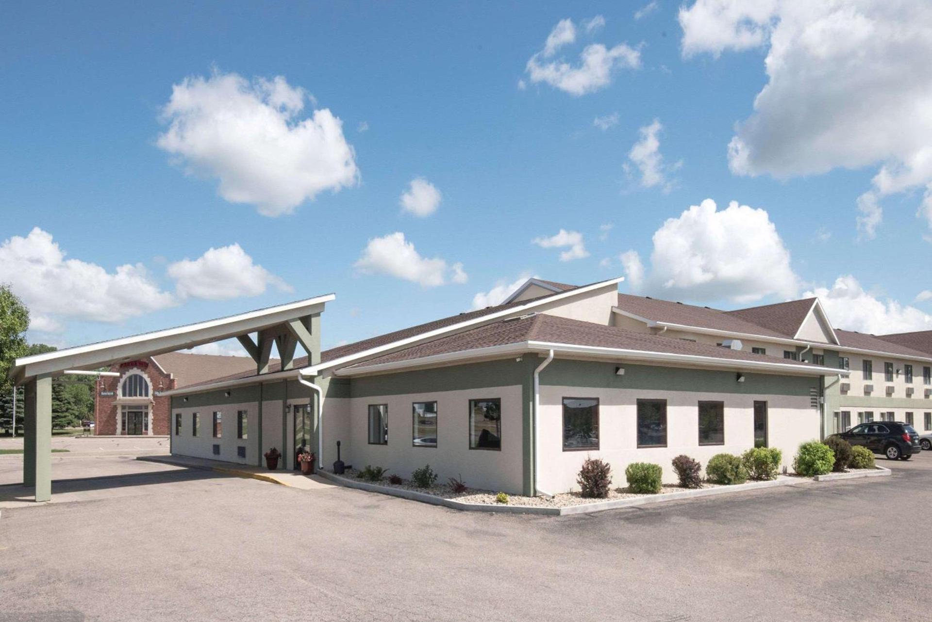 Days Inn by Wyndham Watertown — hotel in Watertown