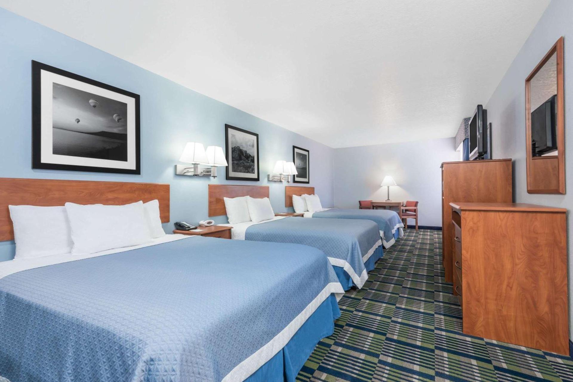 Days Inn by Wyndham Las Vegas photo 11