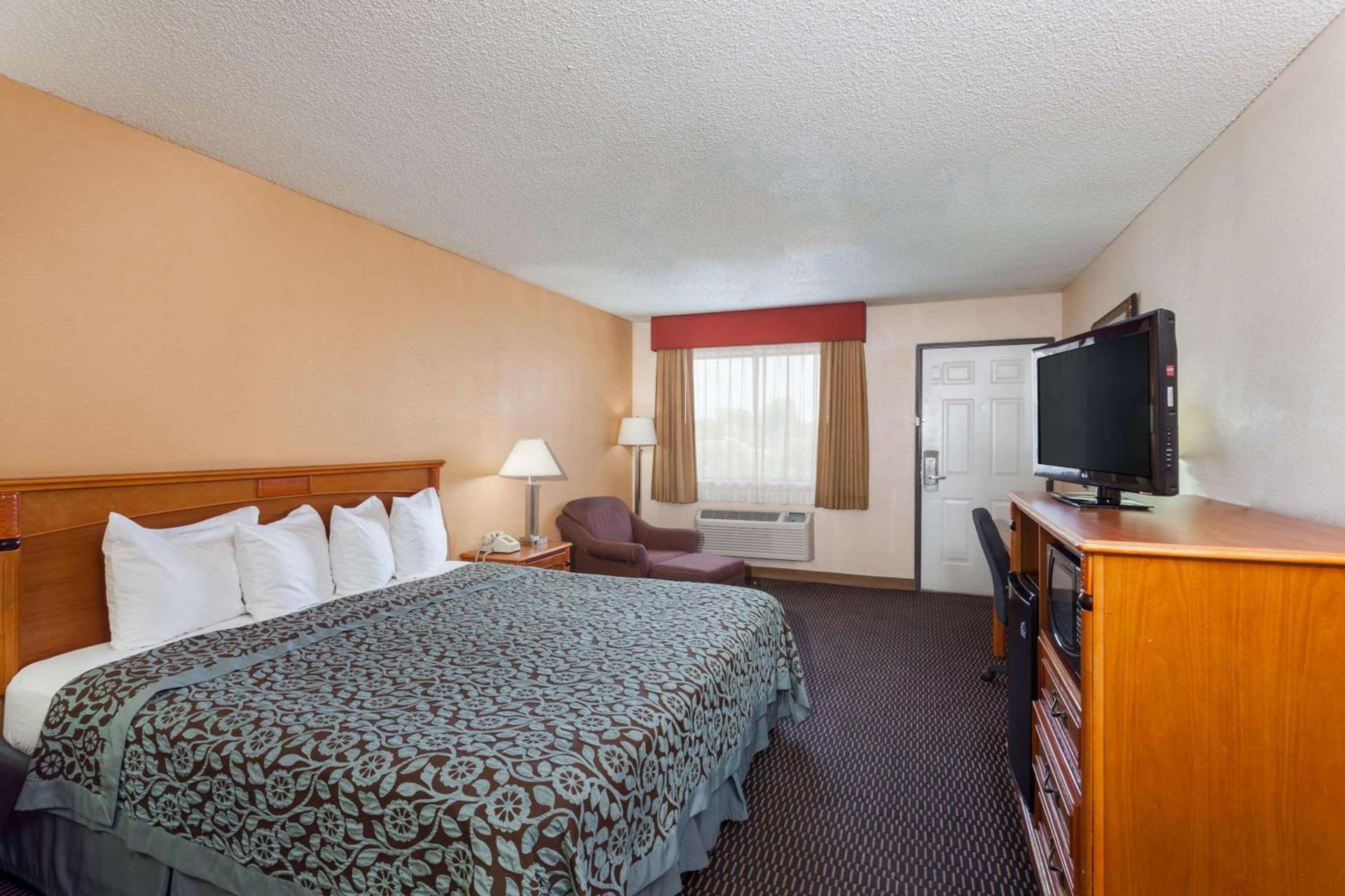 Days Inn by Wyndham Yuma photo 9