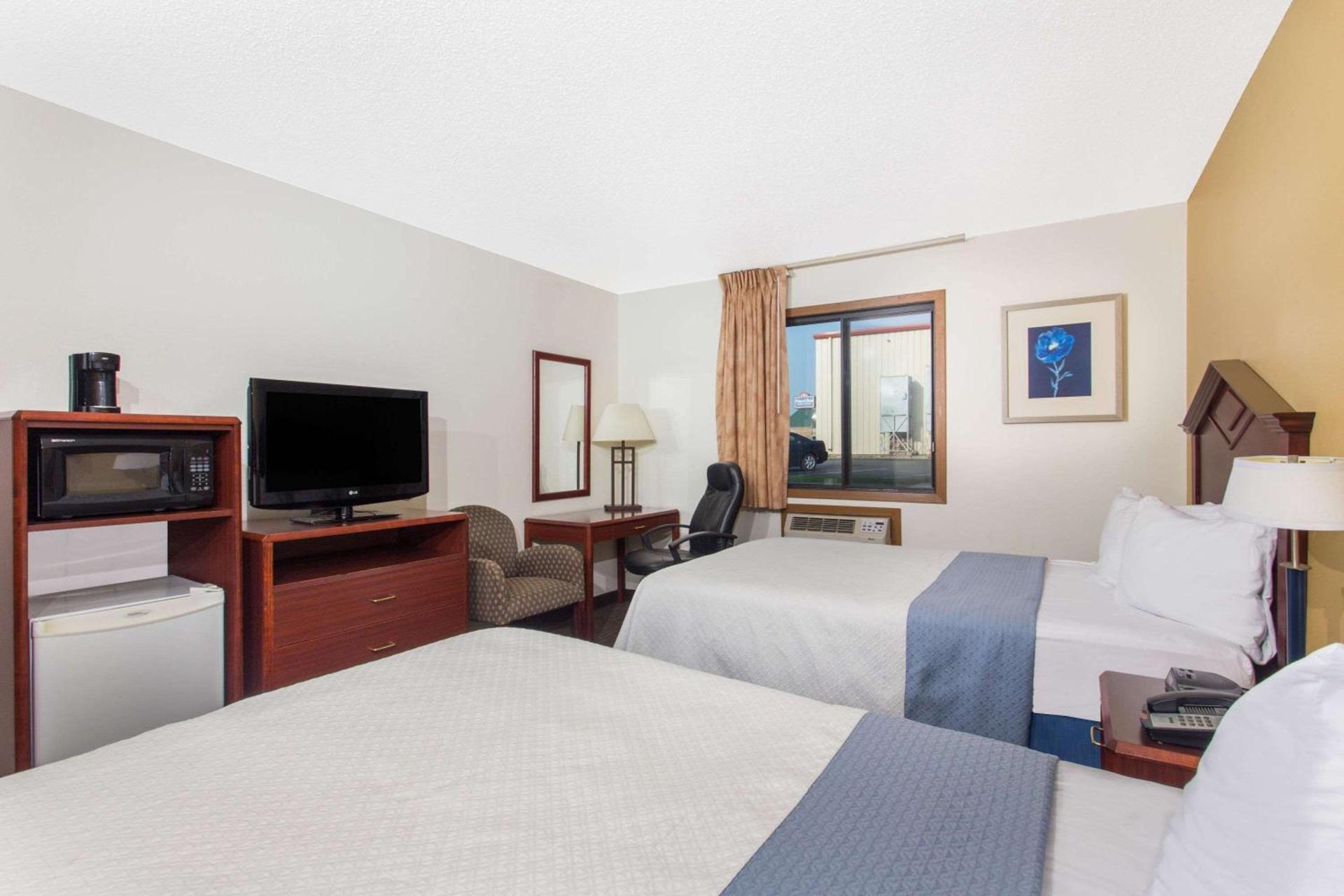 Days Inn by Wyndham Austin photo 37