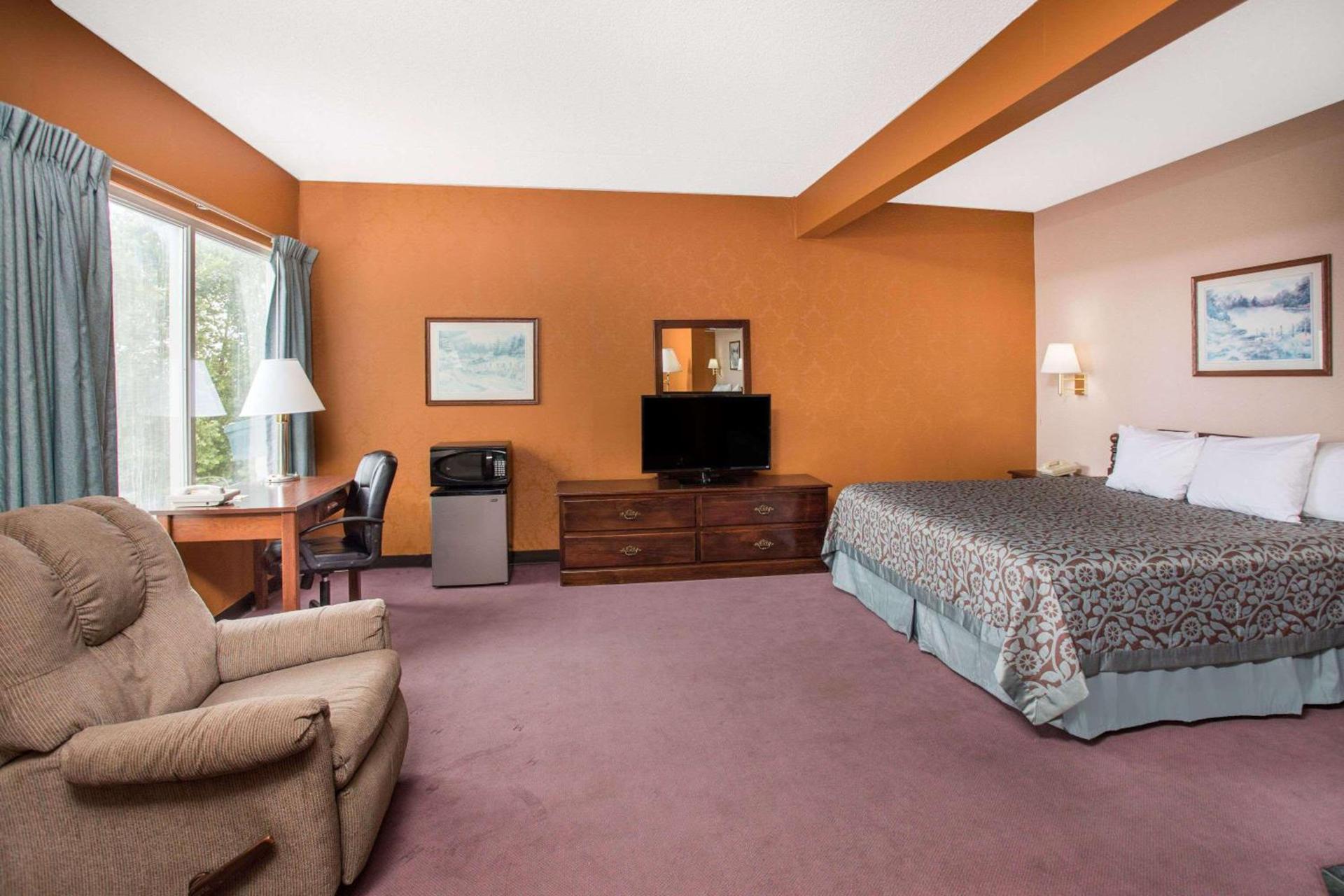 Days Inn by Wyndham Harrison photo 7