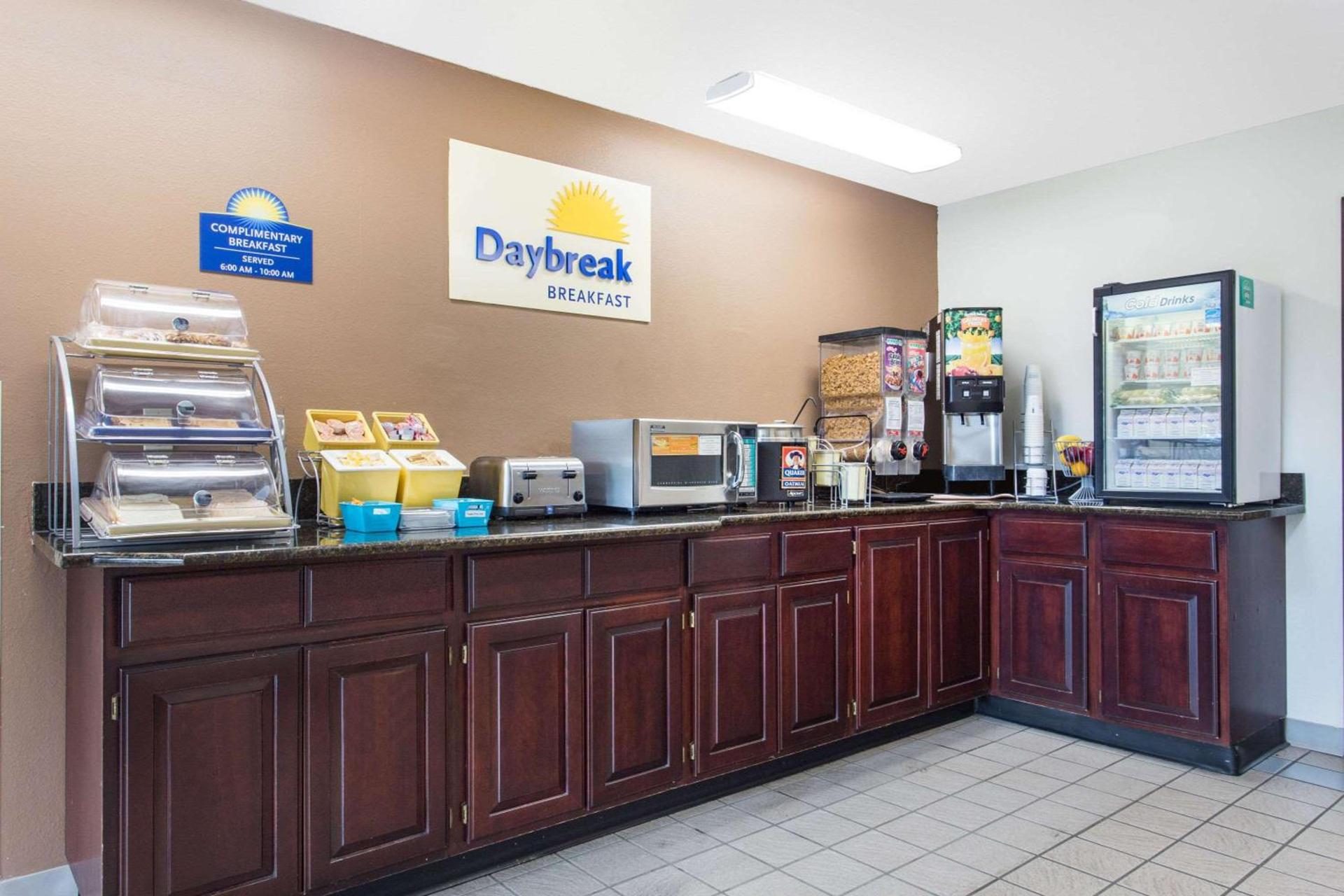 Days Inn by Wyndham Austin photo 41