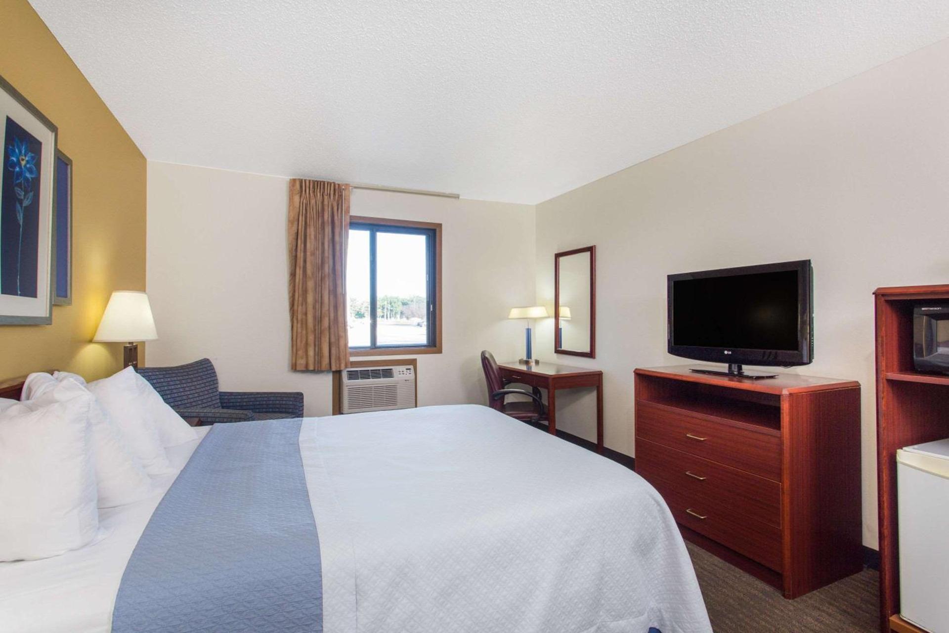 Days Inn by Wyndham Austin photo 42