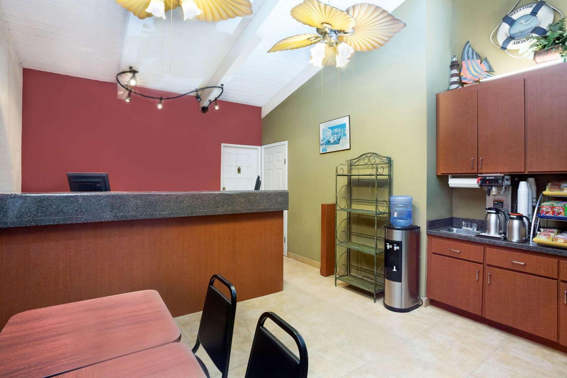 Sunset Inn photo 1