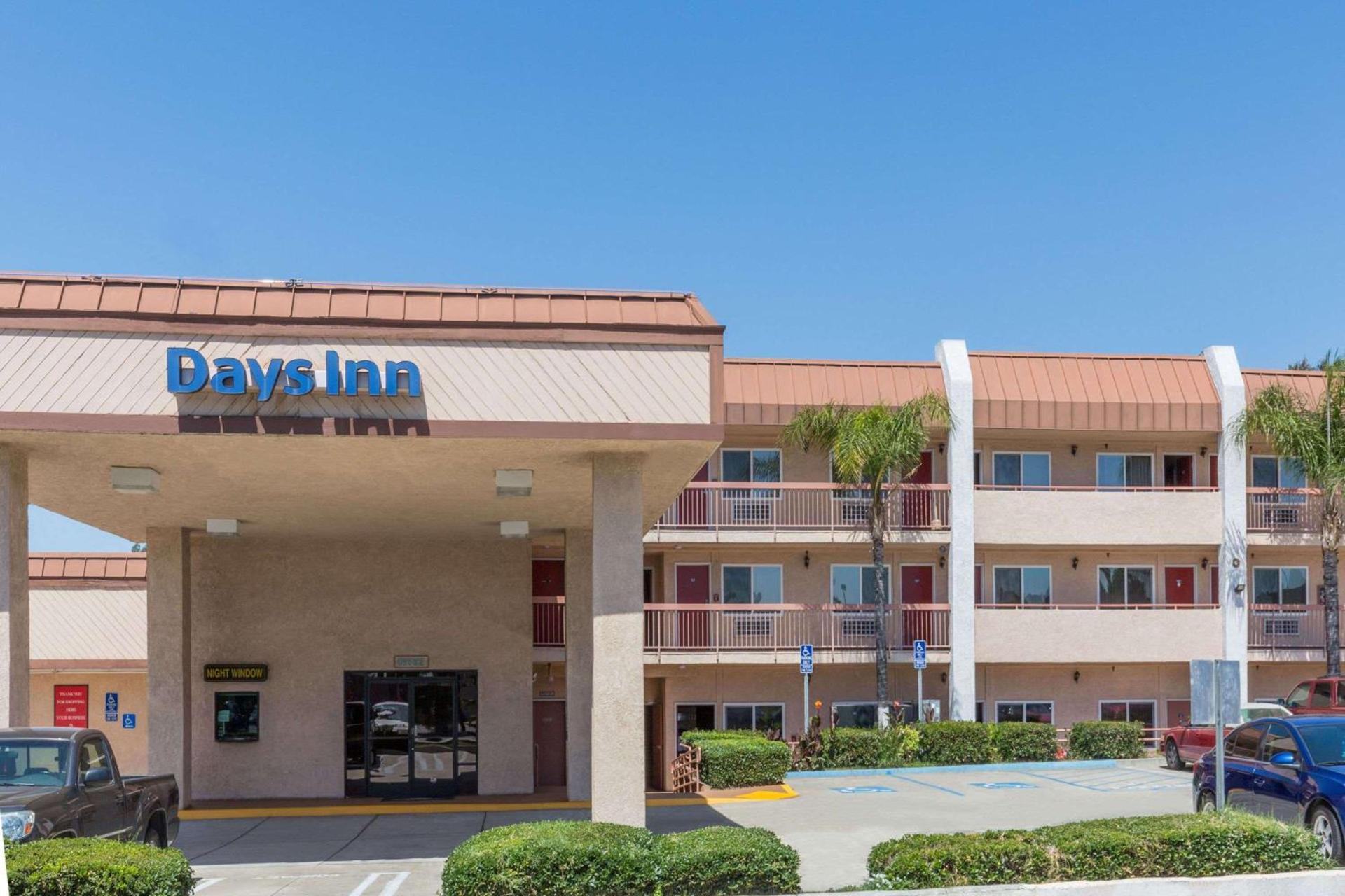 Days Inn by Wyndham Ontario Airport photo 1