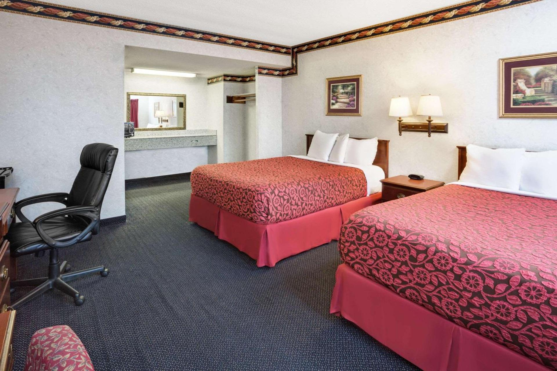 Sunset Inn photo 11