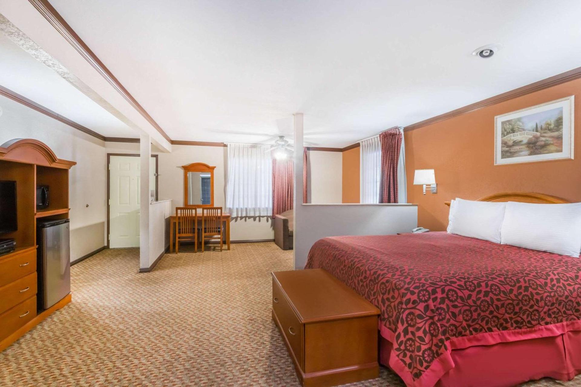 Days Inn by Wyndham Bishop photo 7
