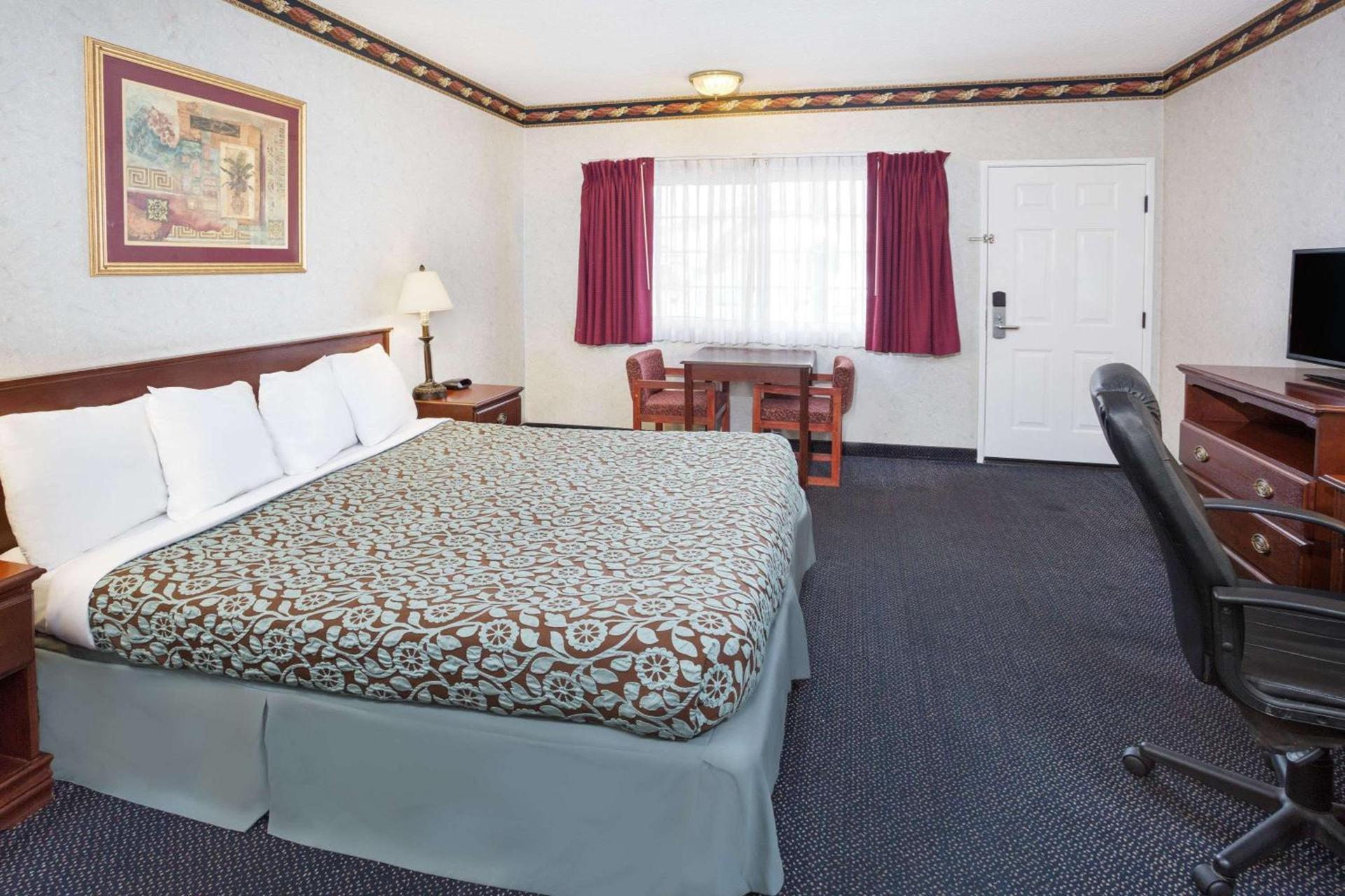 Sunset Inn photo 3