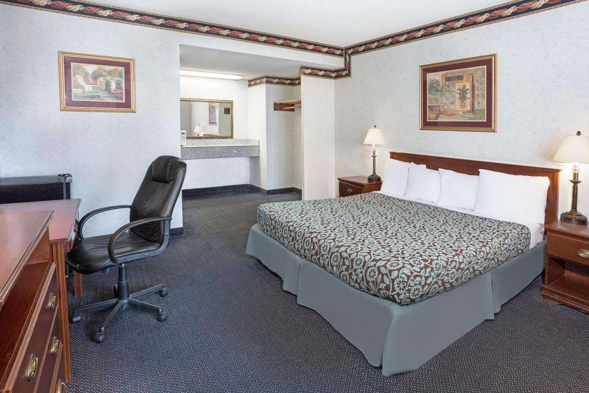 Sunset Inn photo 2