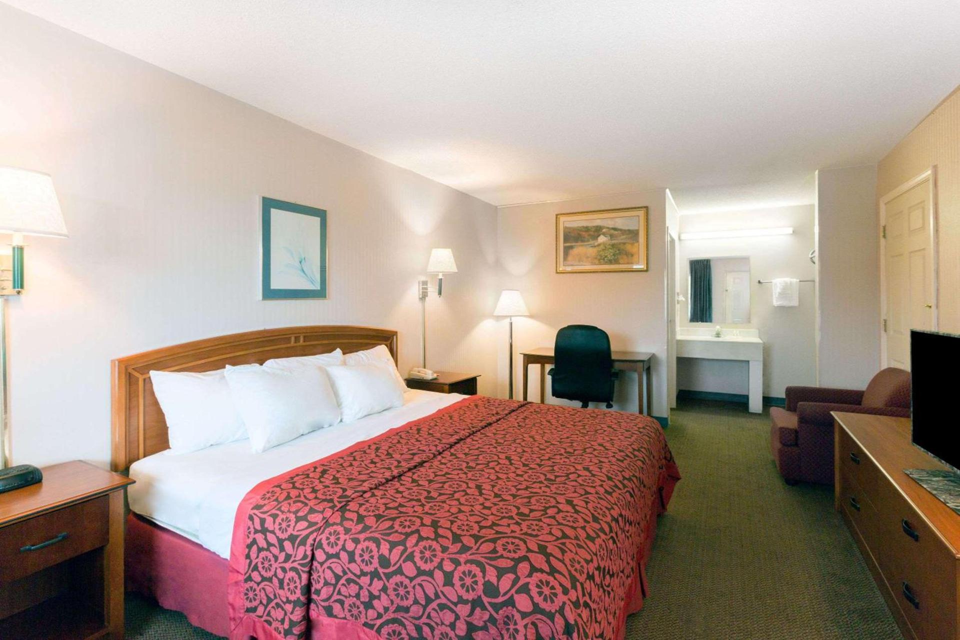 Days Inn by Wyndham Richmond photo 7