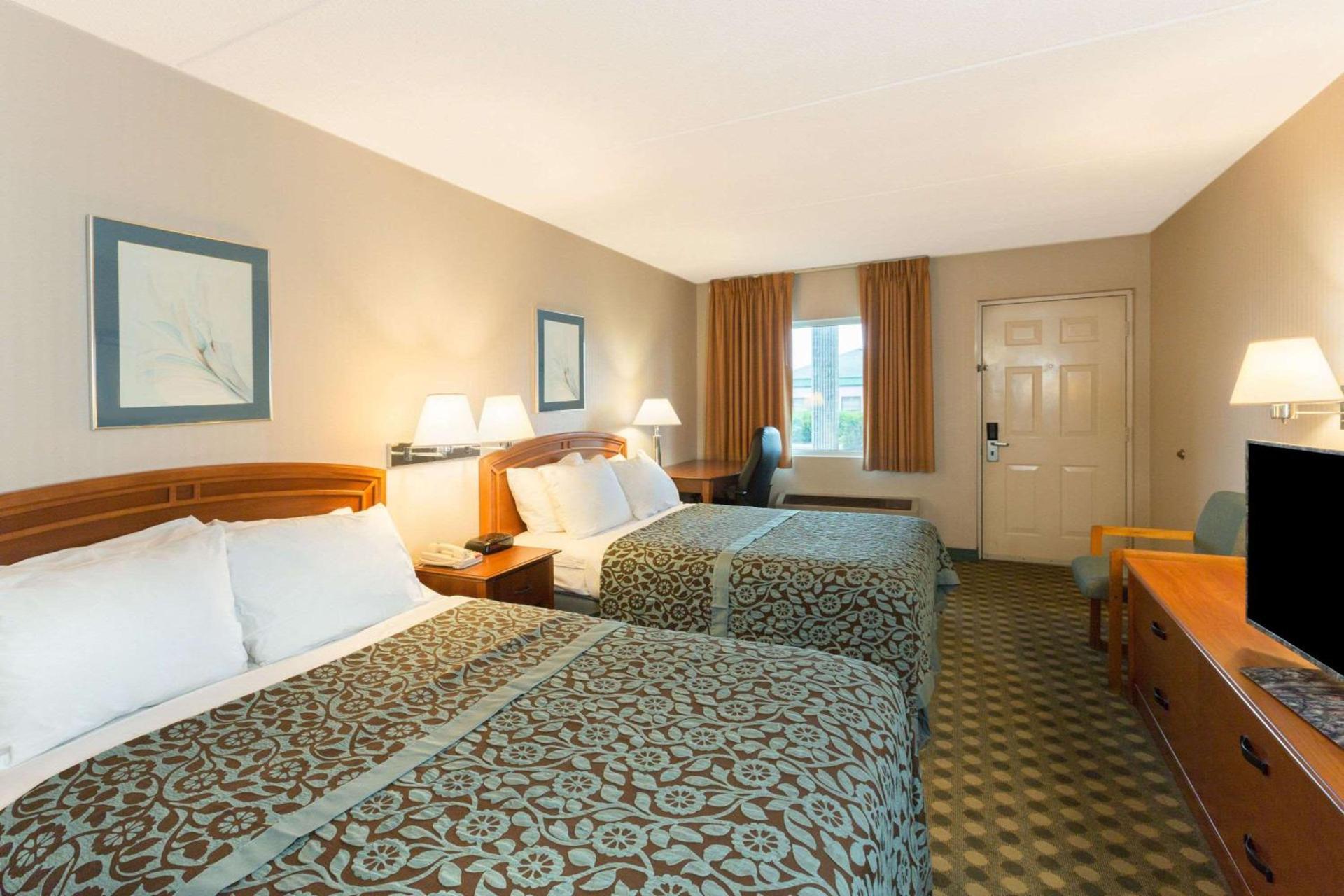 Days Inn by Wyndham Richmond photo 11