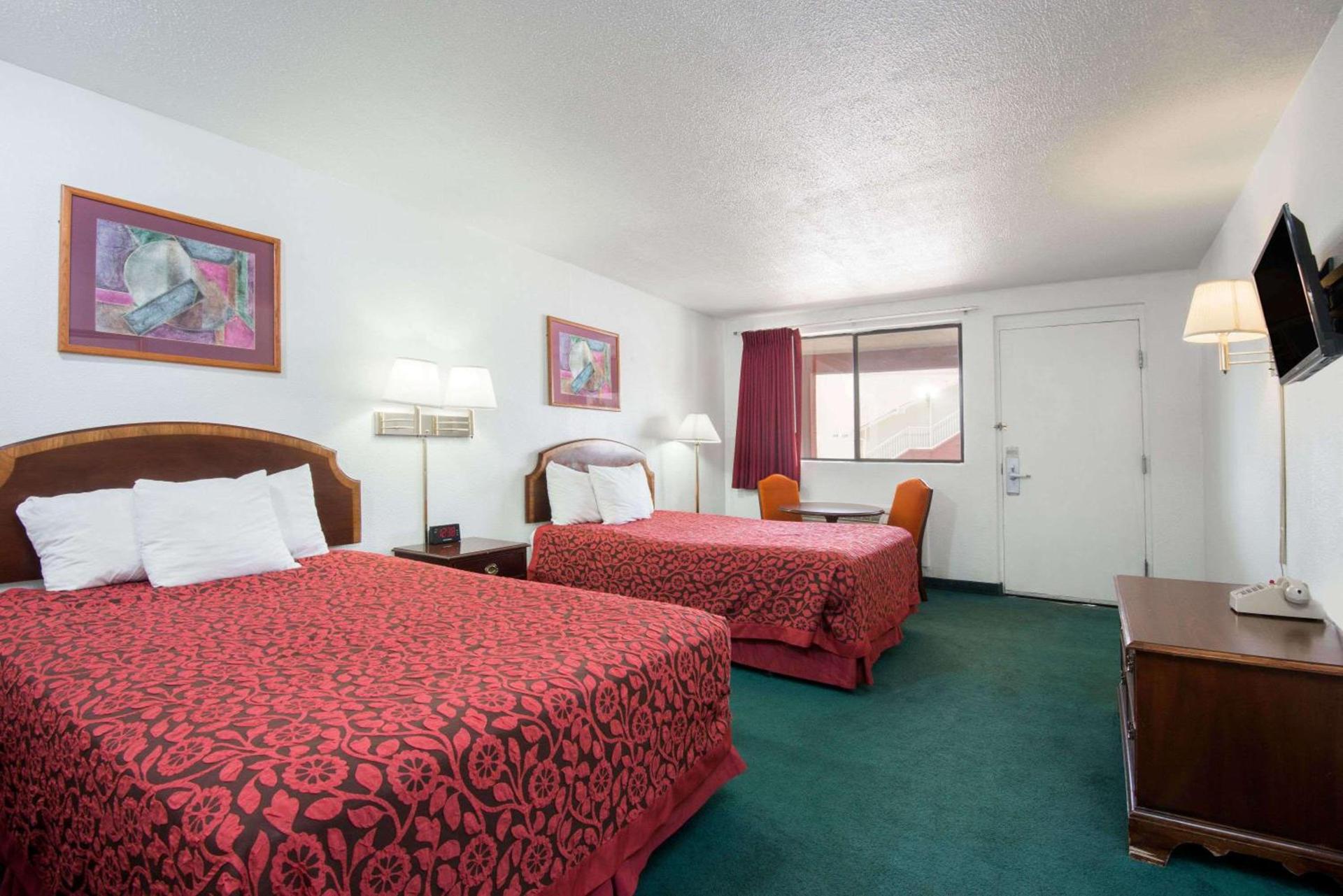 Days Inn by Wyndham Gallup photo 9