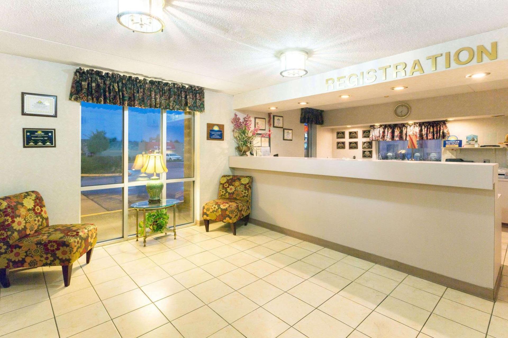 Days Inn by Wyndham Richmond photo 3