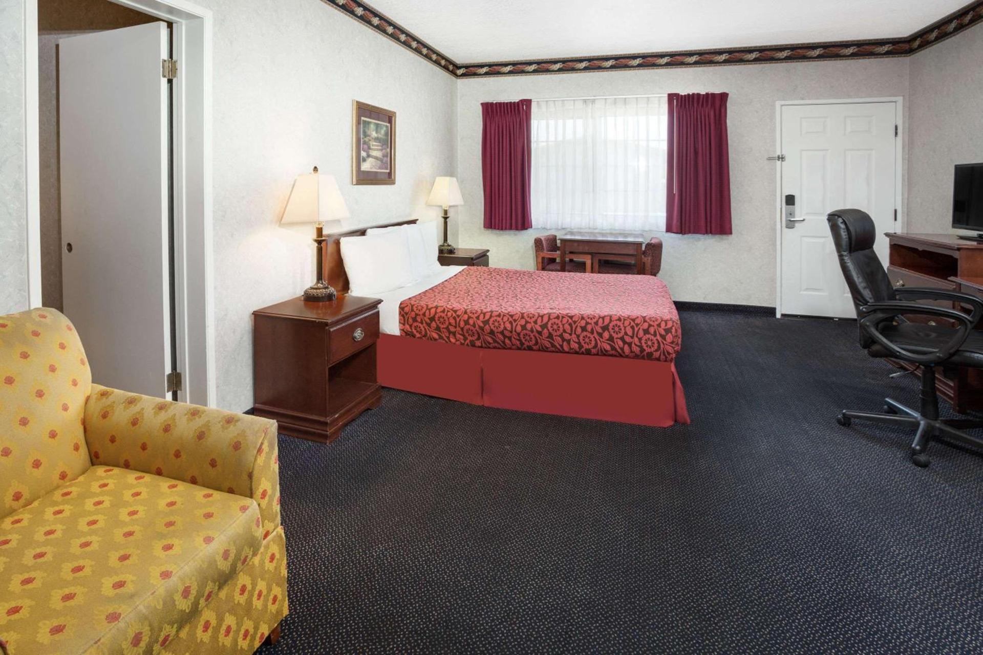 Sunset Inn photo 5