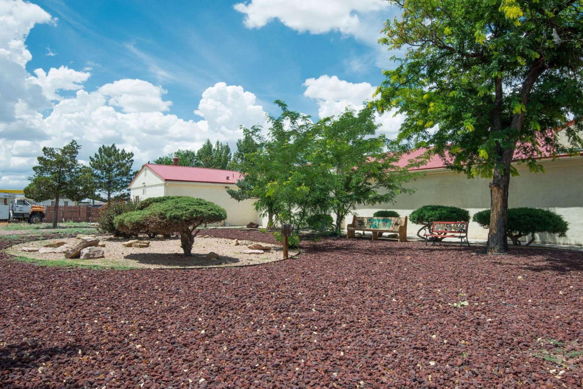 Days Inn by Wyndham Gallup photo 11