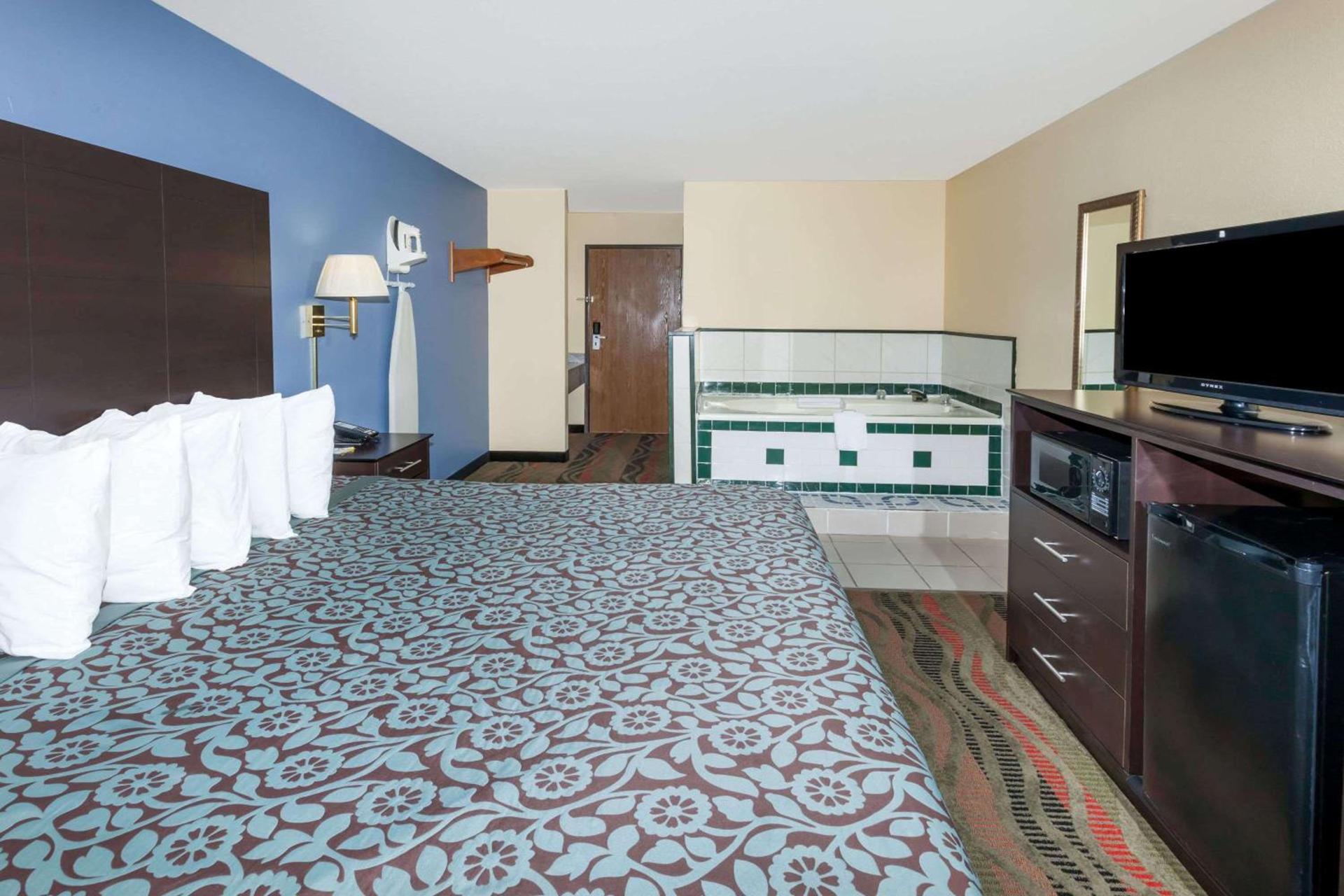 Days Inn by Wyndham Springfield photo 26