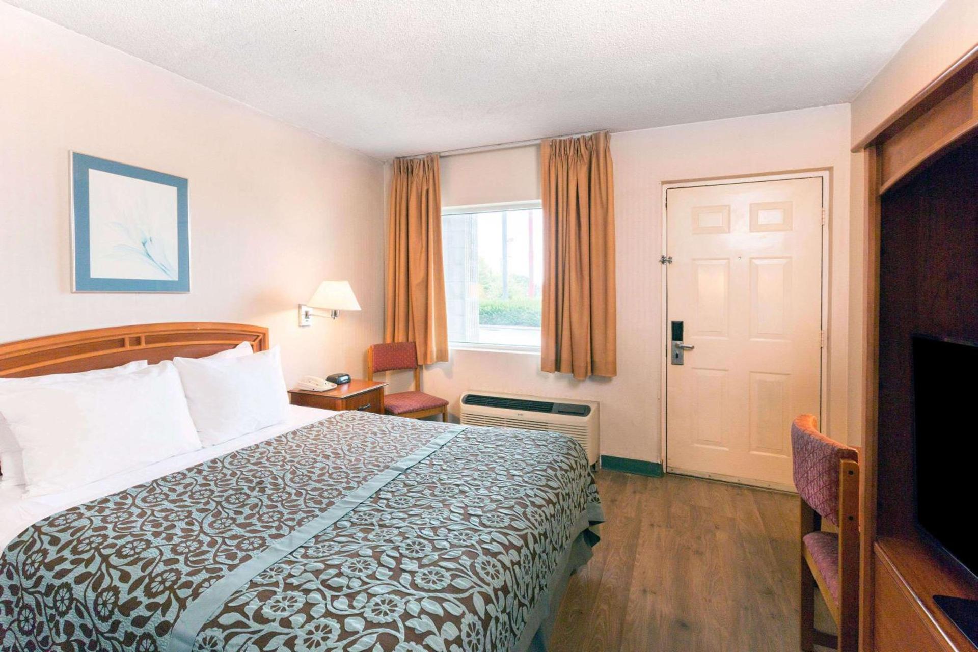 Days Inn by Wyndham Richmond photo 8