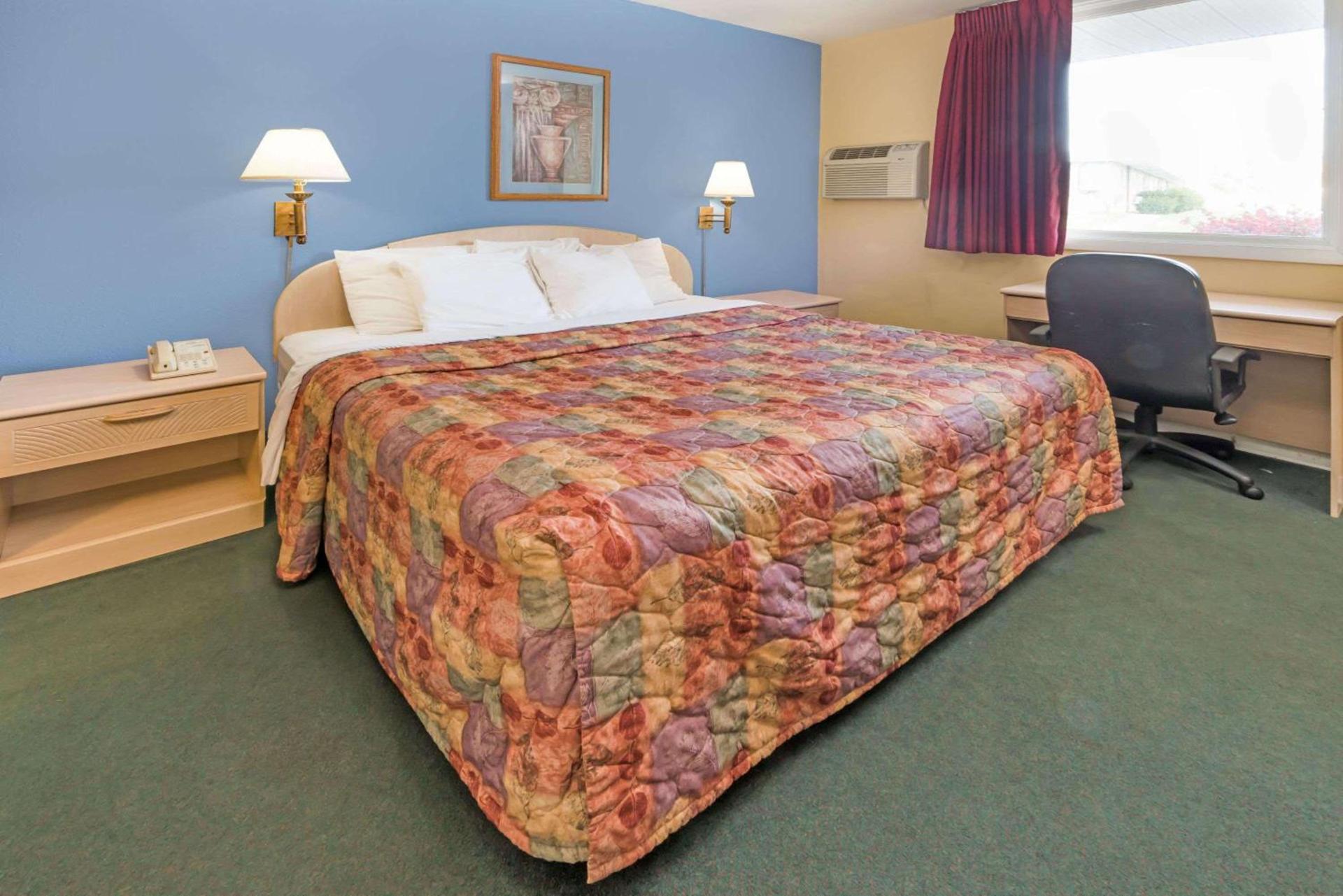 Days Inn by Wyndham Henrietta/Rochester Area photo 12