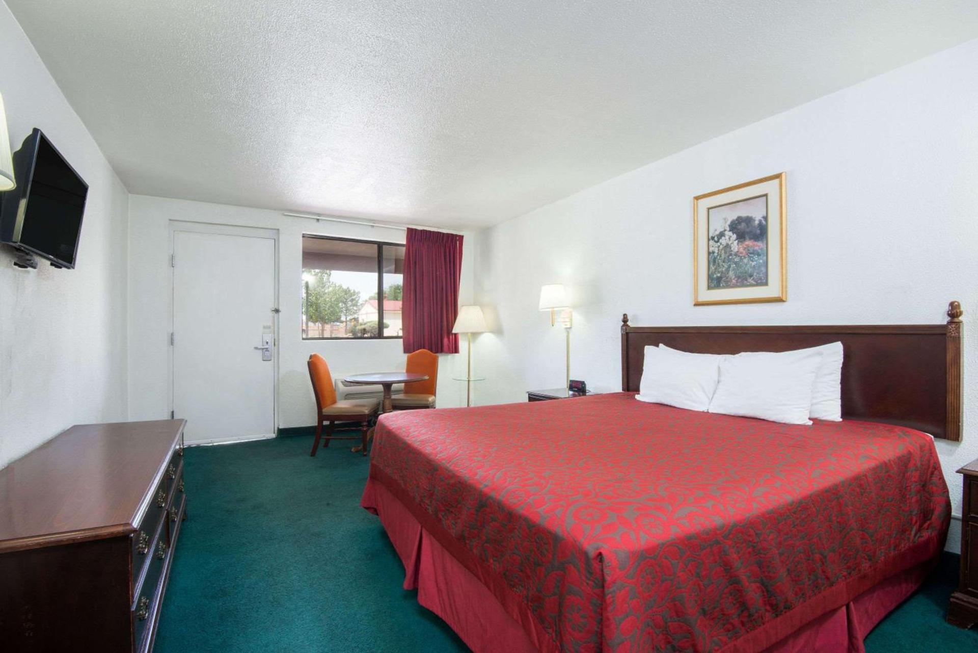 Days Inn by Wyndham Gallup photo 10