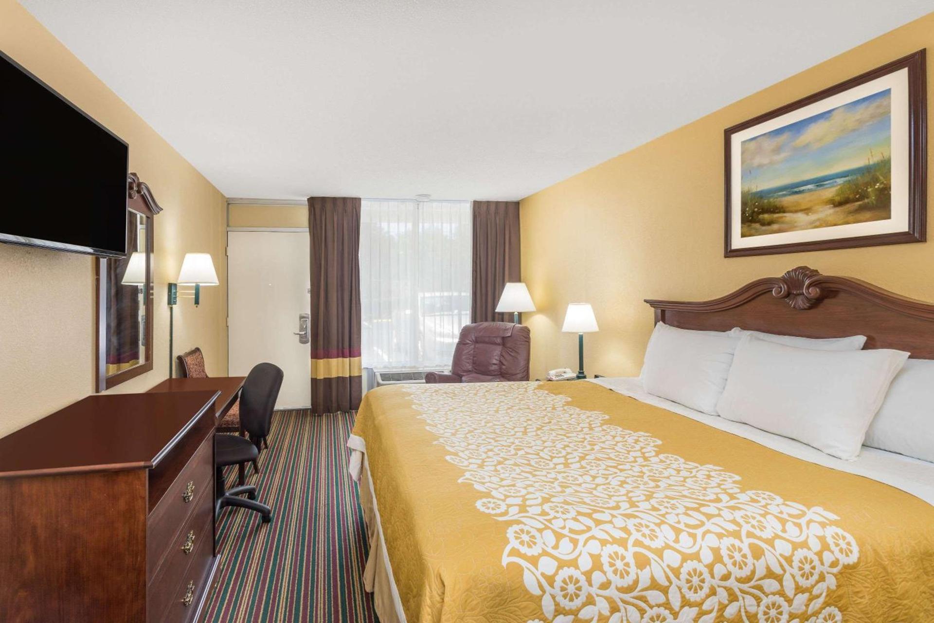 Days Inn by Wyndham Mt Pleasant-Charleston-Patriots Point photo 37