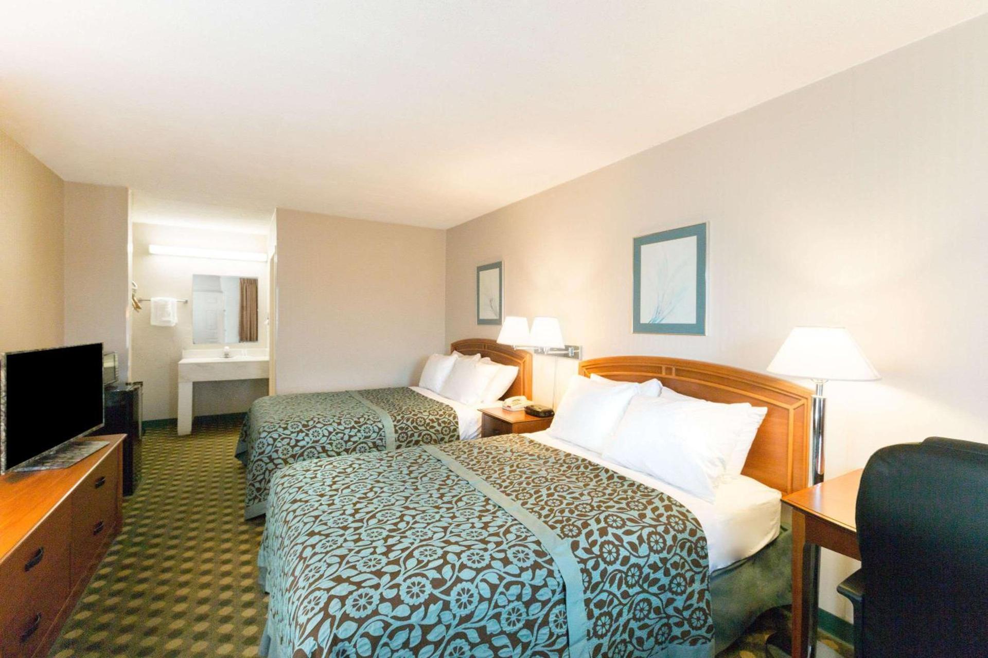 Days Inn by Wyndham Richmond photo 14