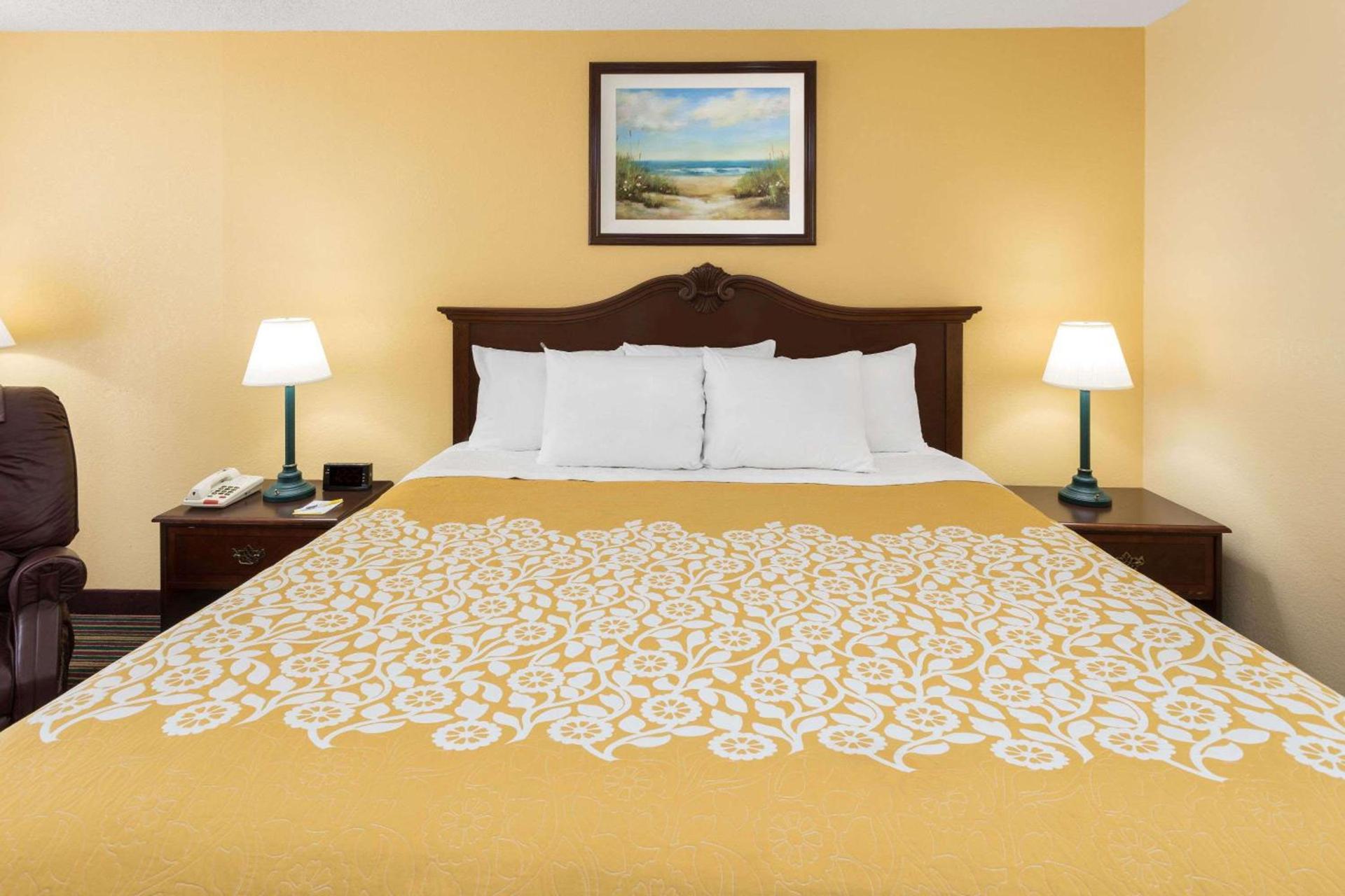 Days Inn by Wyndham Mt Pleasant-Charleston-Patriots Point photo 31