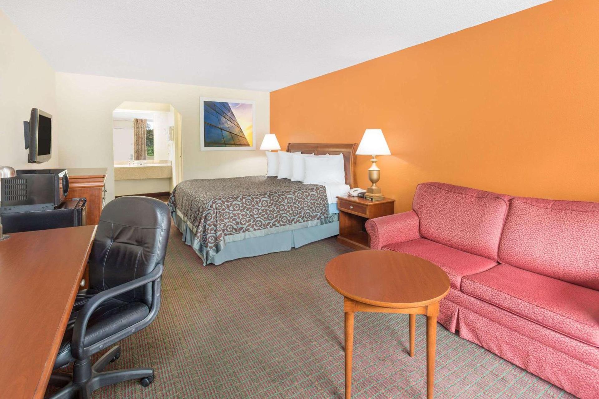 Days Inn by Wyndham Orangeburg South photo 8