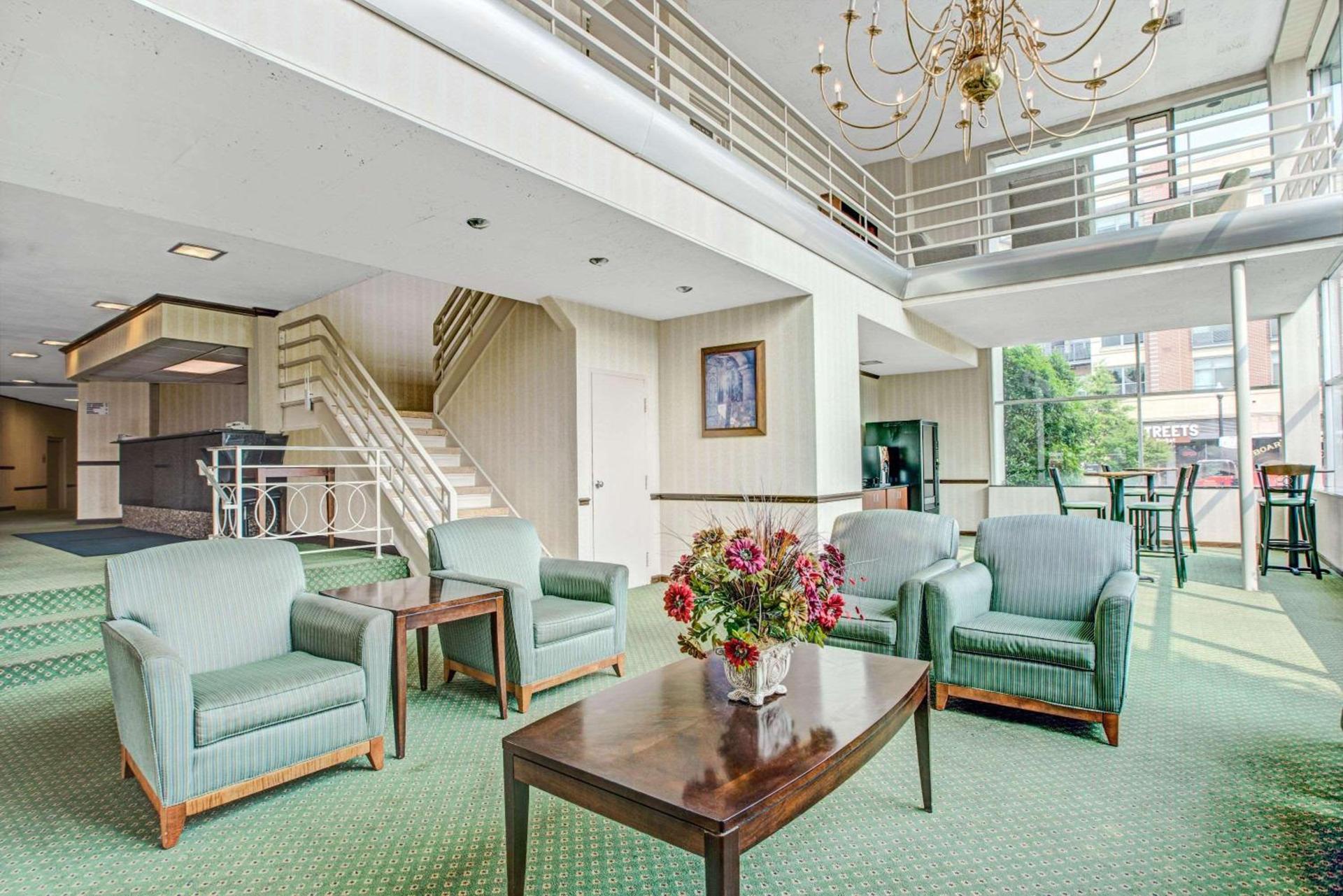Days Inn by Wyndham Arlington/Washington DC photo 3