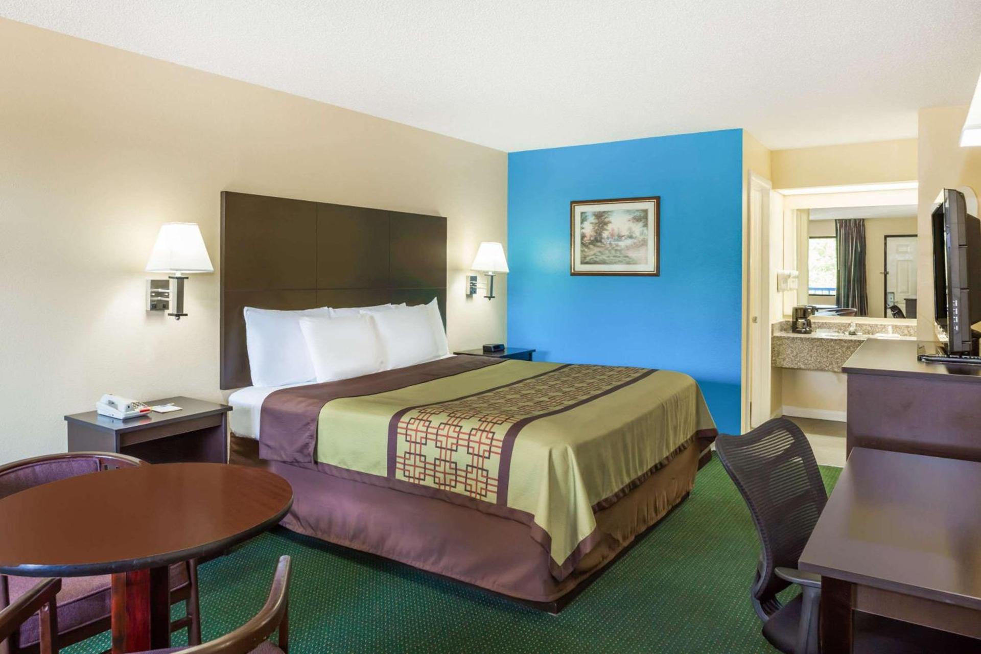 Days Inn by Wyndham Enterprise photo 12