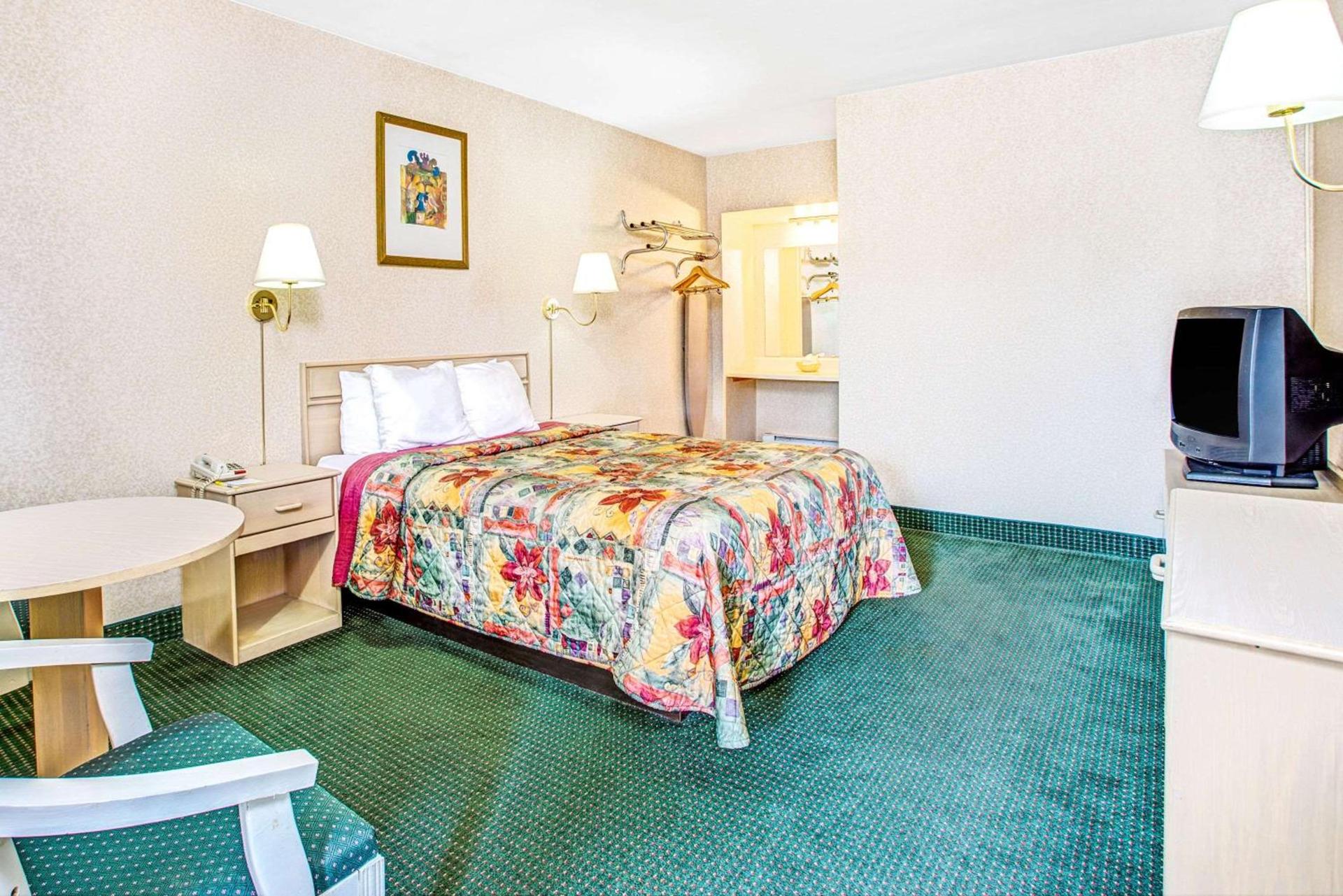 Days Inn by Wyndham Arlington/Washington DC photo 5