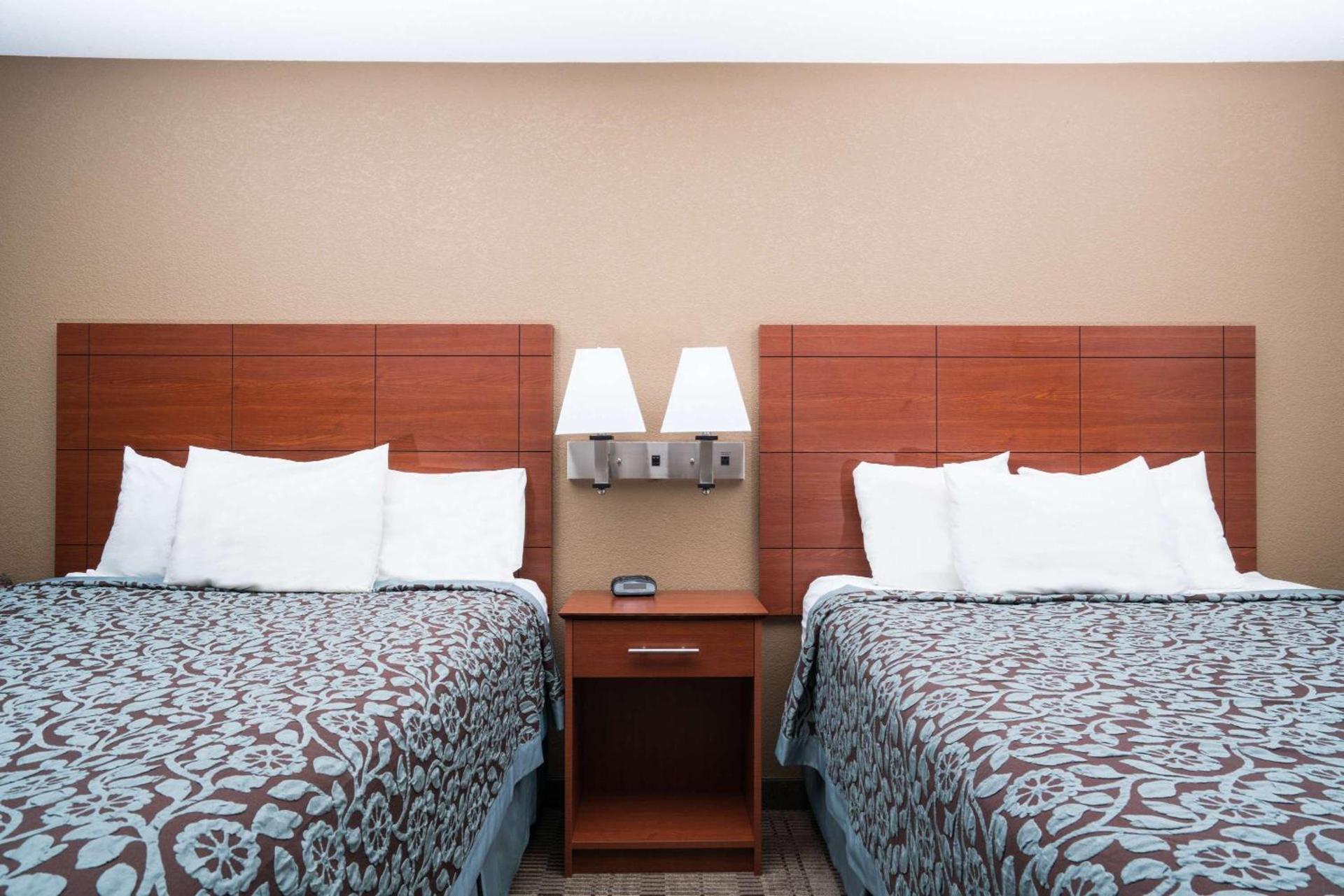 Days Inn by Wyndham Mankato photo 12