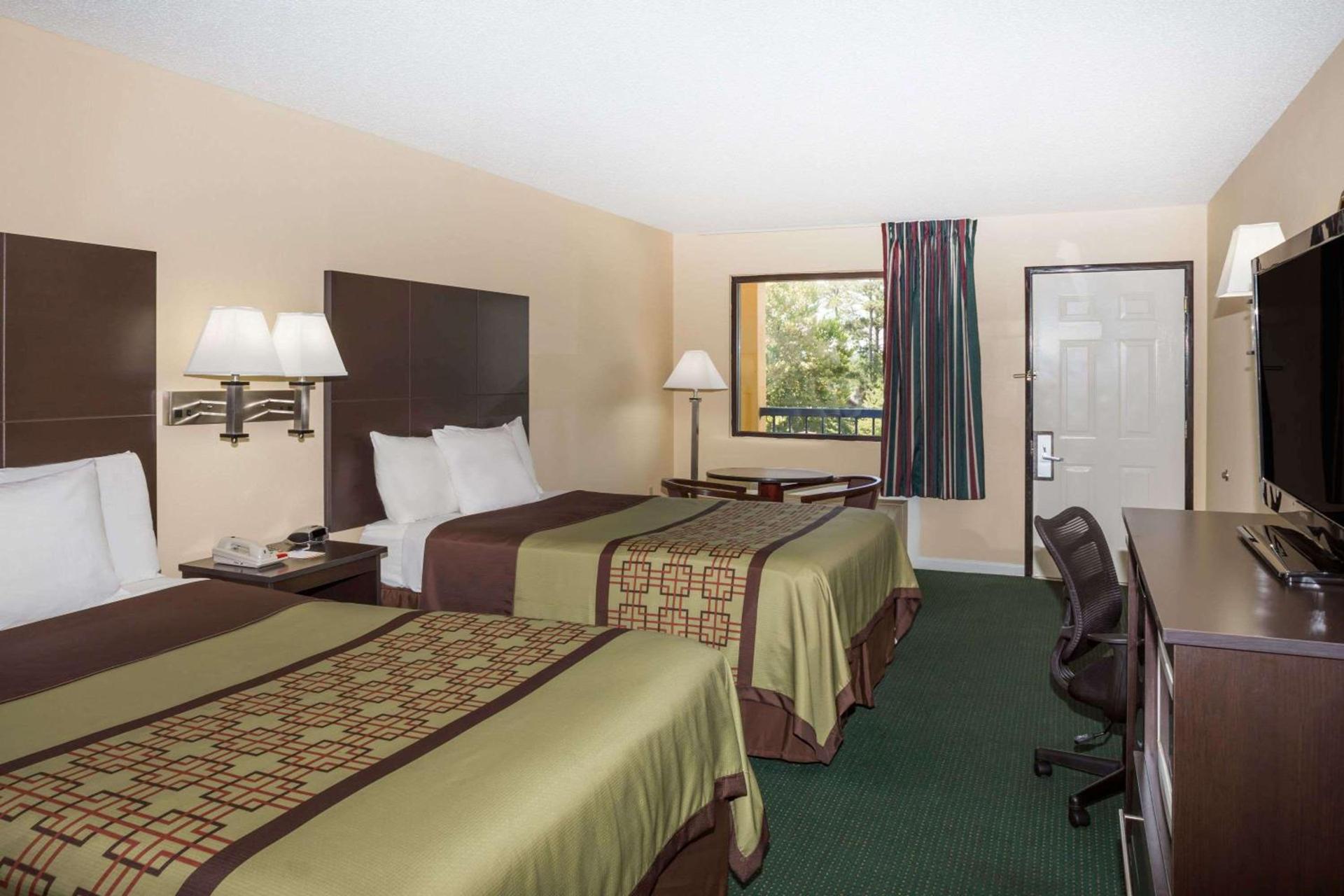 Days Inn by Wyndham Enterprise photo 9