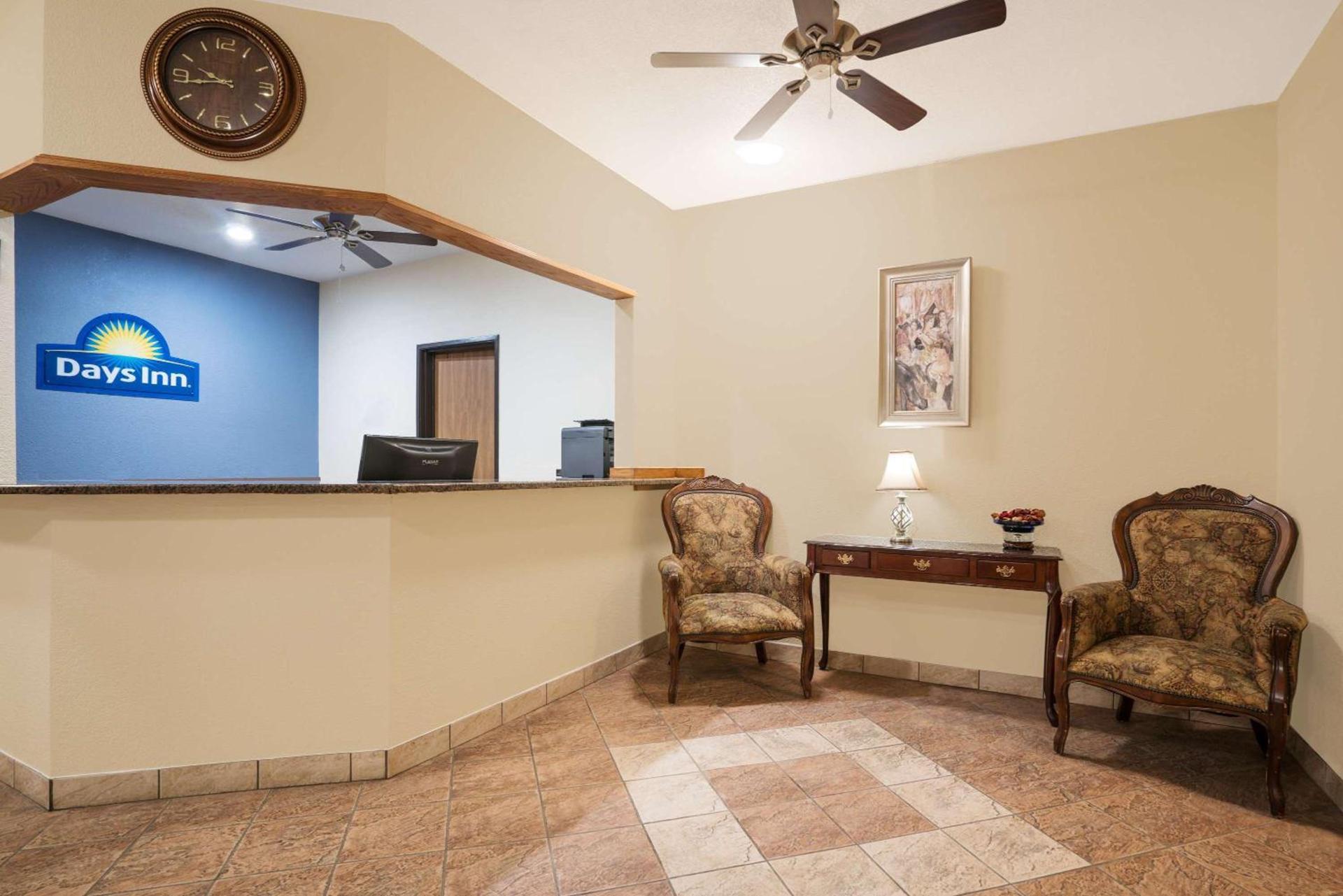 Days Inn by Wyndham Mankato photo 2