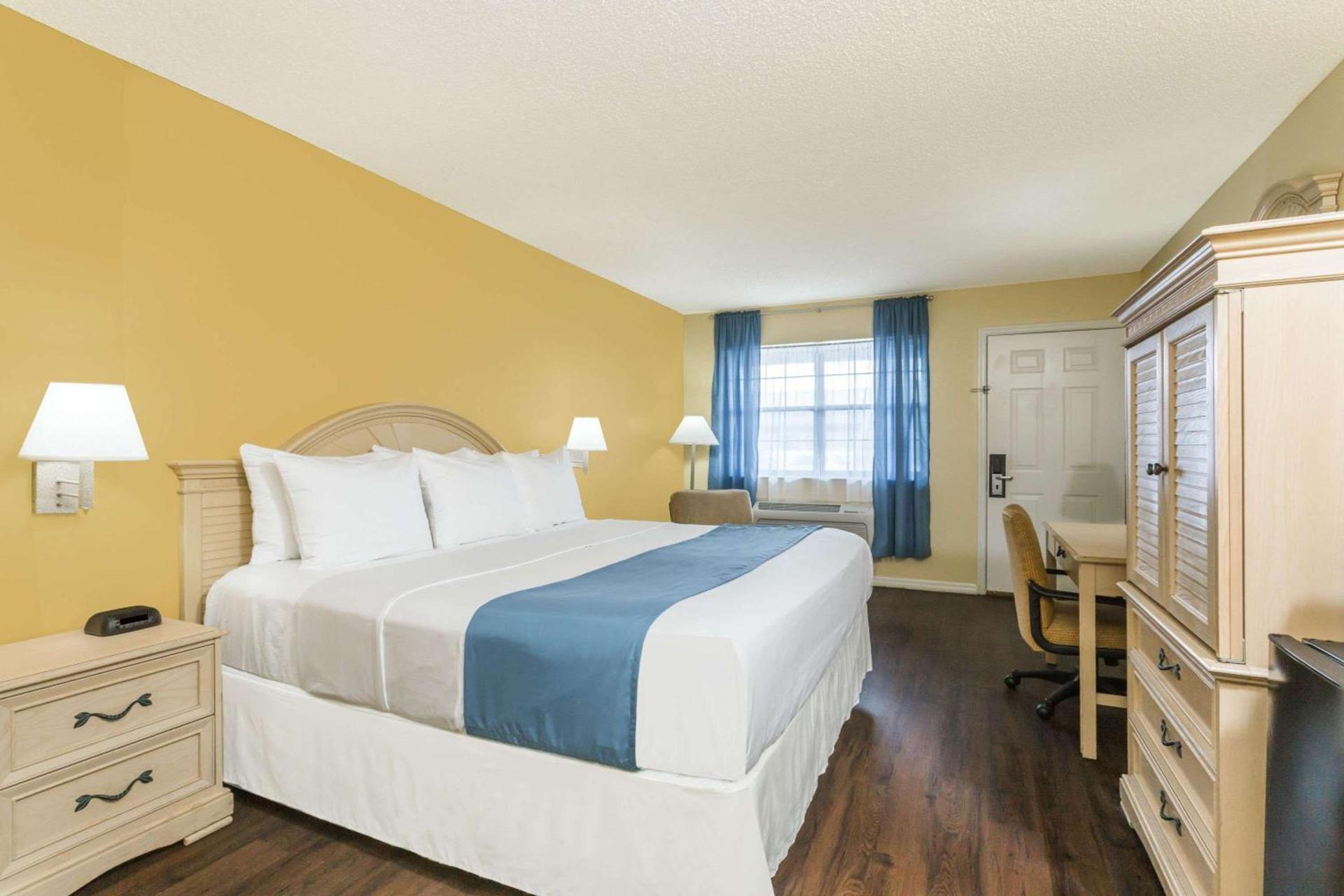 Days Inn by Wyndham Madison photo 7
