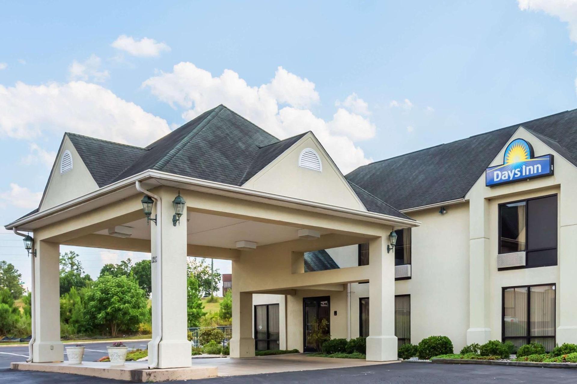 Days Inn by Wyndham Sanford — hotel in Sanford