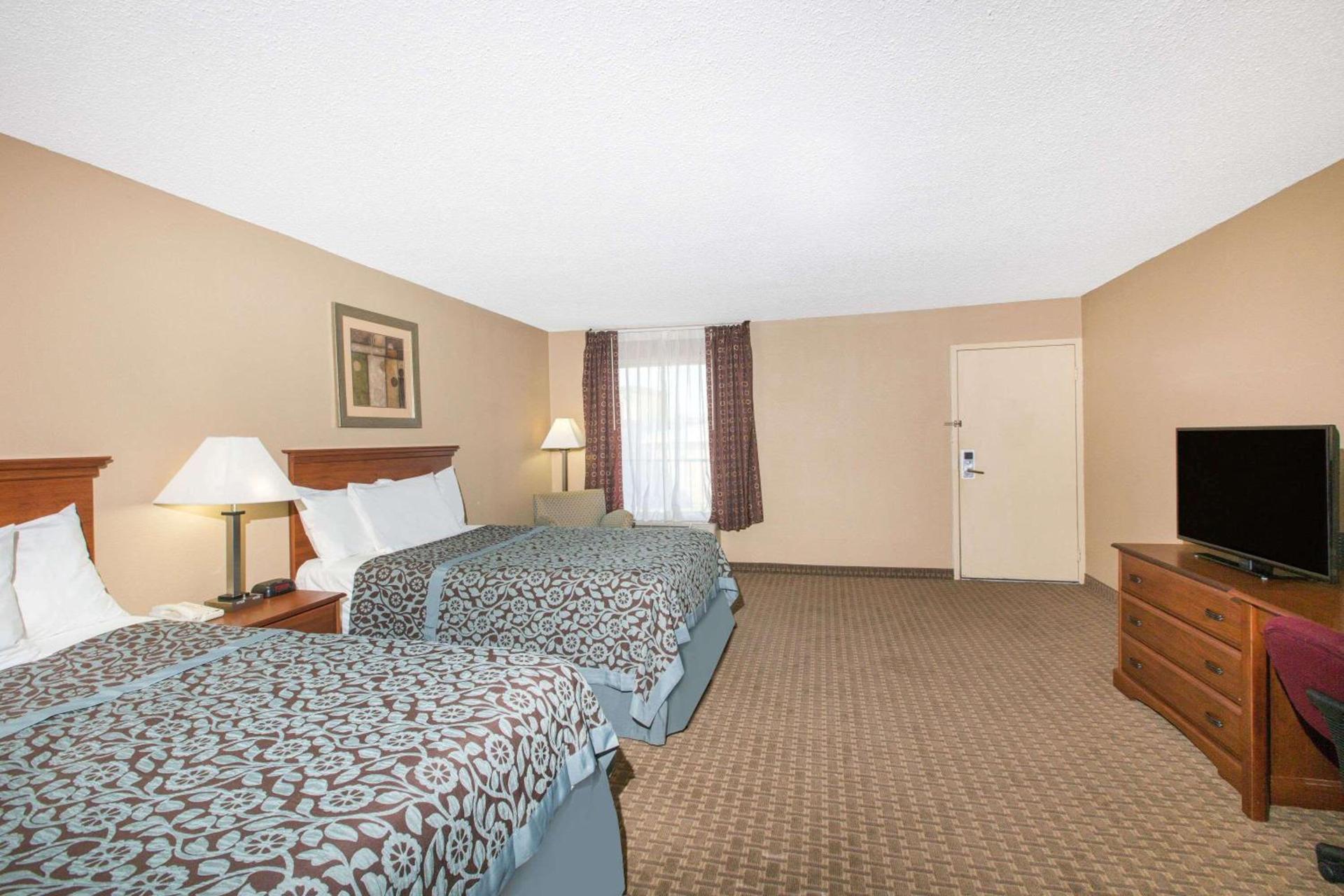 Days Inn by Wyndham Ripley photo 13