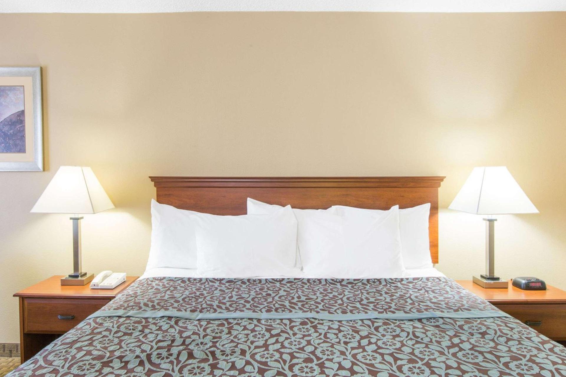Days Inn by Wyndham Ripley photo 15