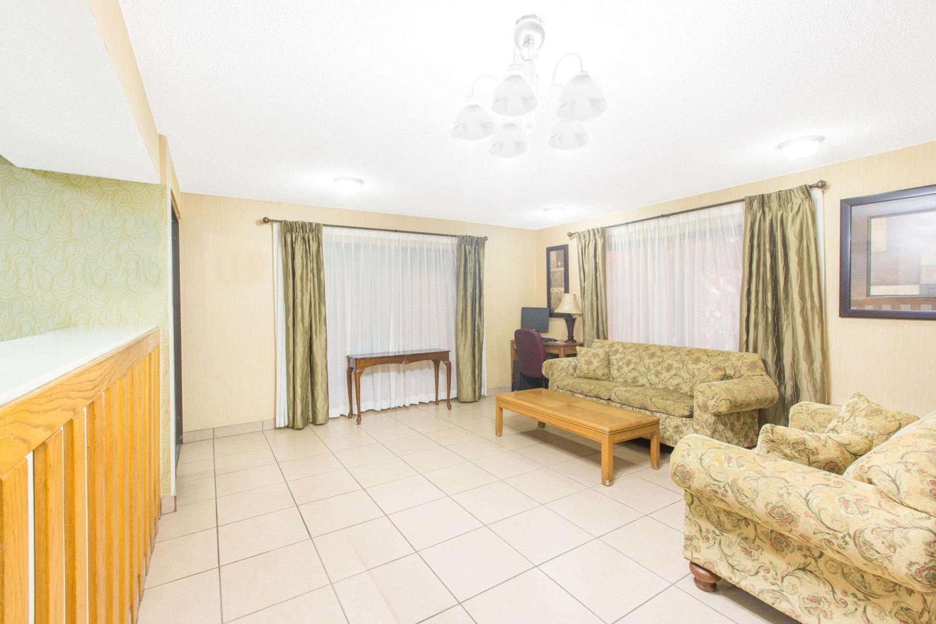 Days Inn by Wyndham Ripley photo 3