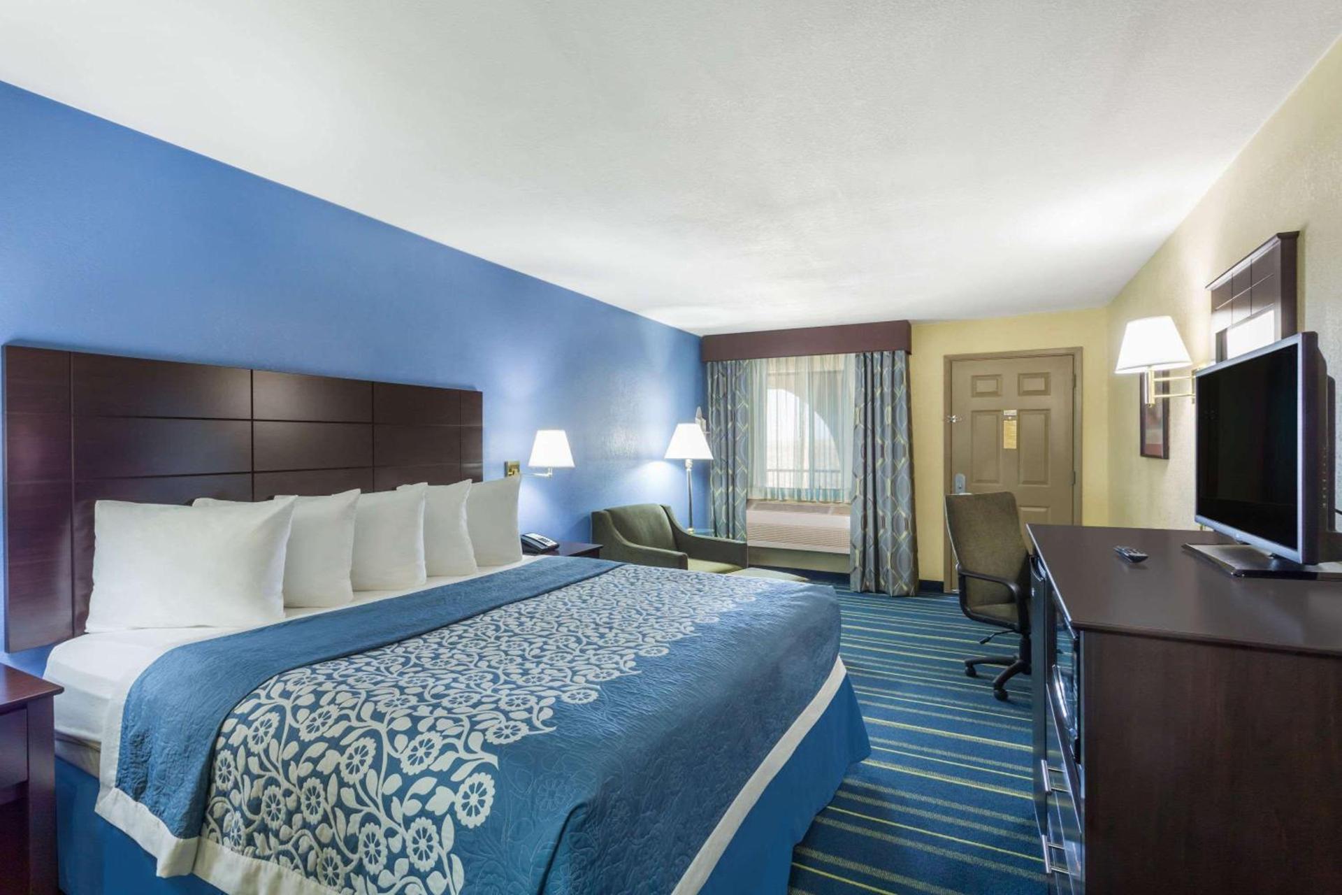 Days Inn by Wyndham Holbrook photo 8