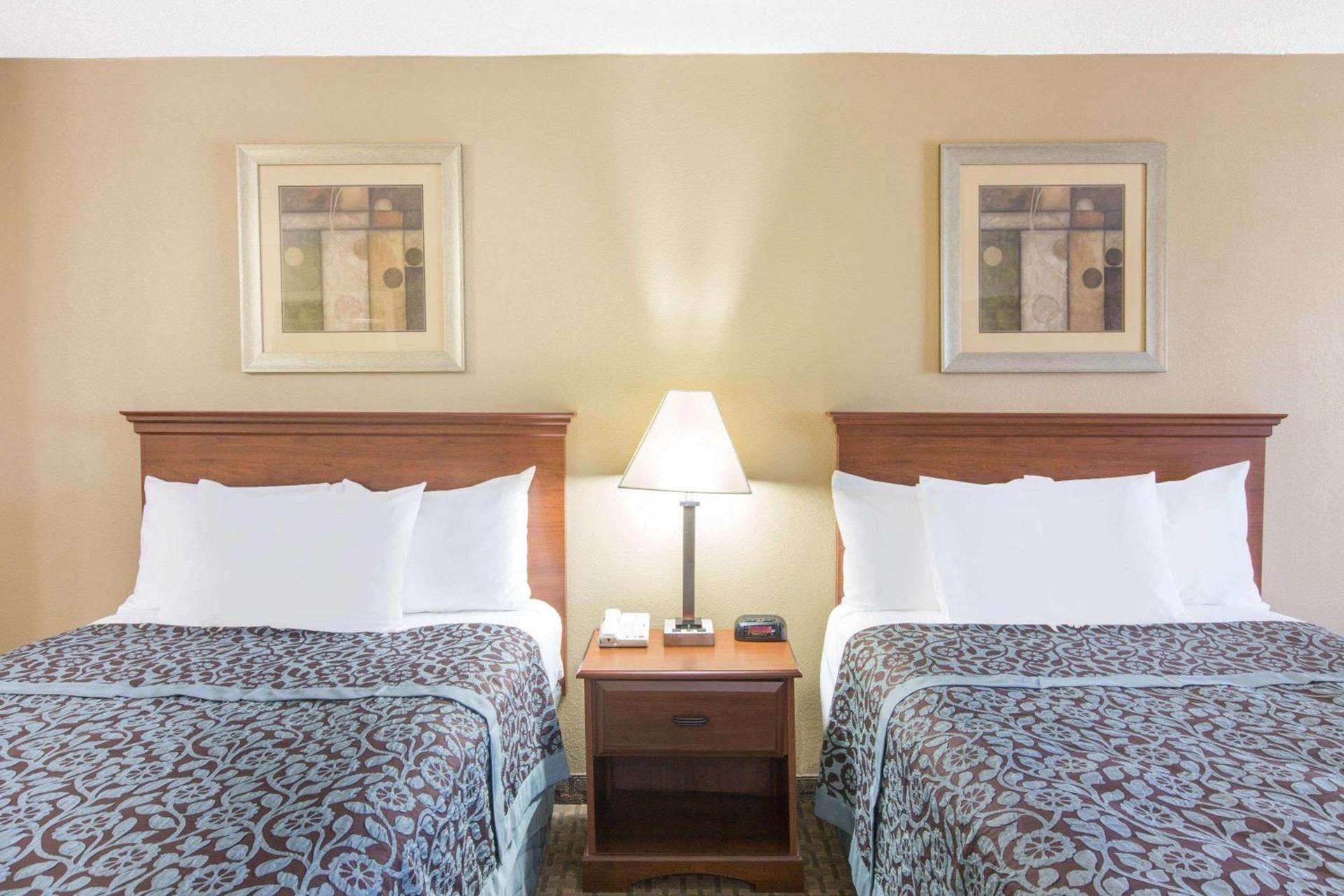 Days Inn by Wyndham Ripley photo 7