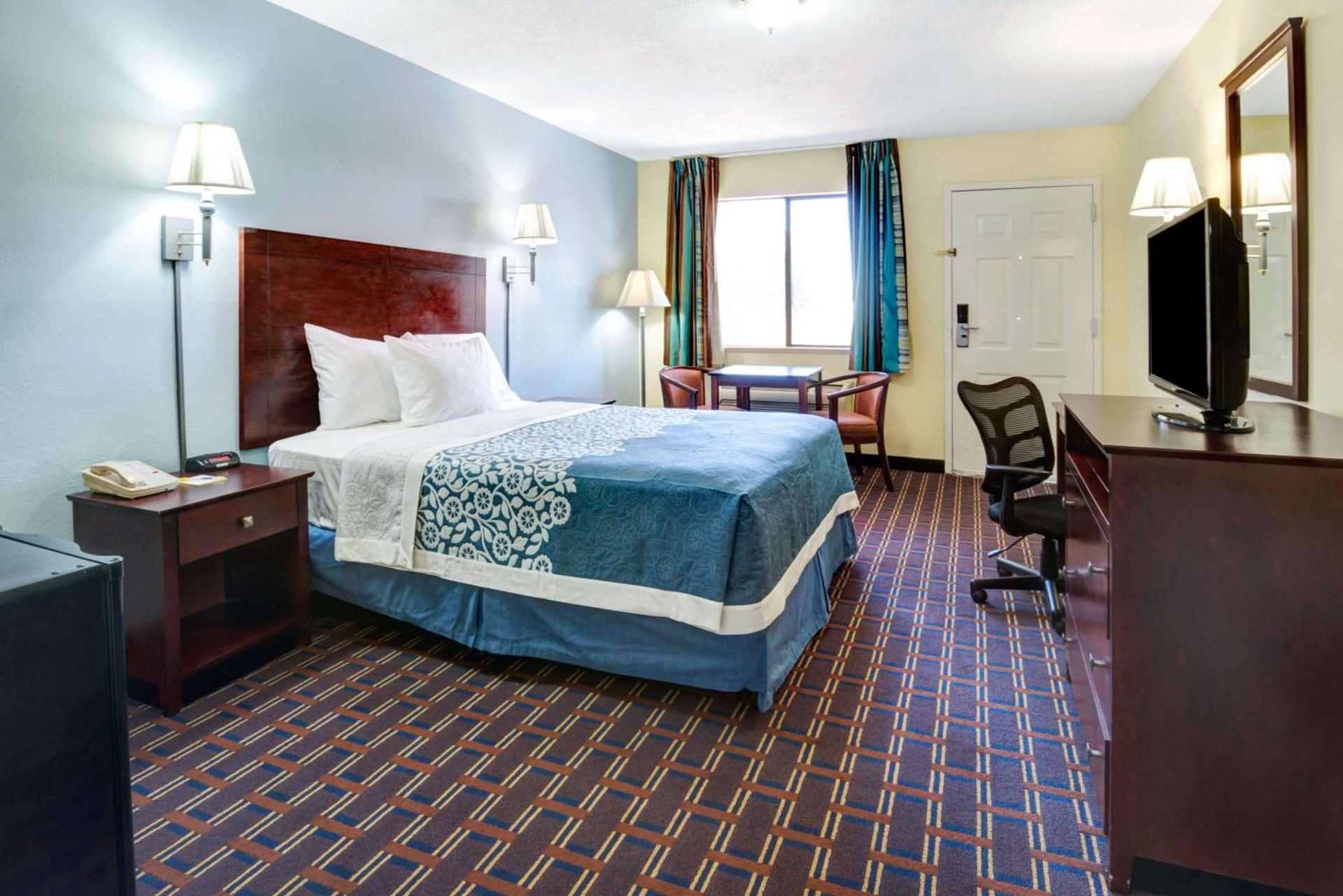 Days Inn & Suites by Wyndham Albuquerque West photo 5