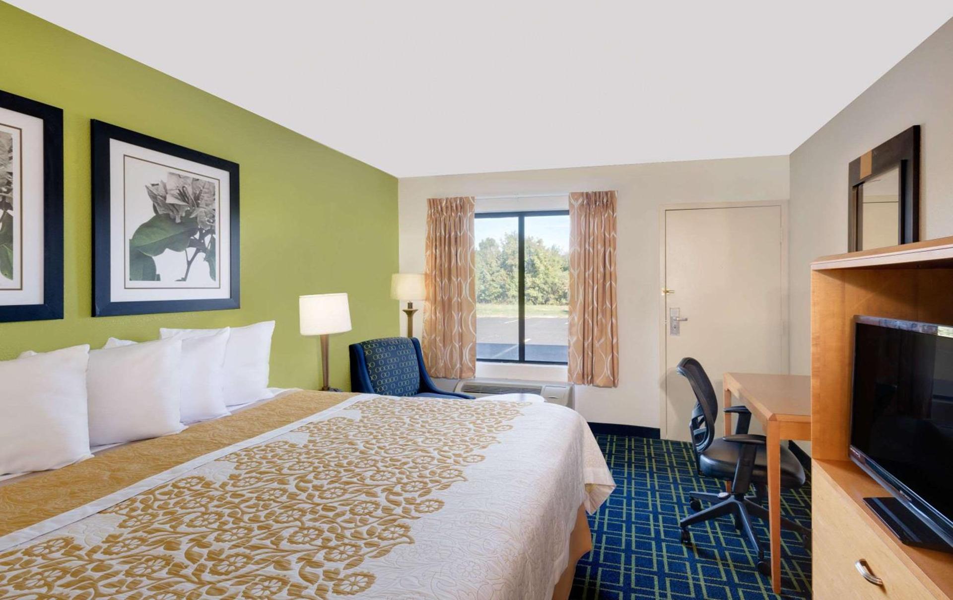 Days Inn by Wyndham Easton photo 9